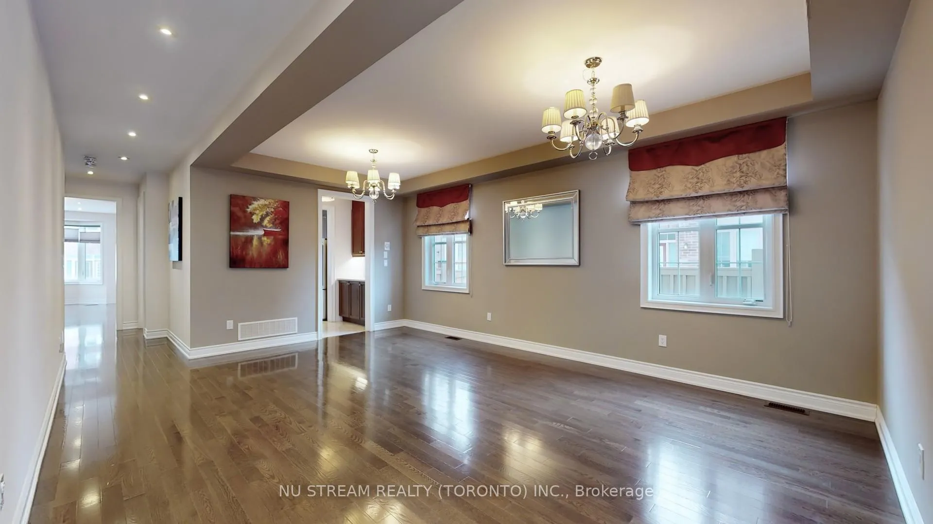 Photo 2 of 102 Beaconsfield Drive, Vaughan, Kleinburg — HOMEH