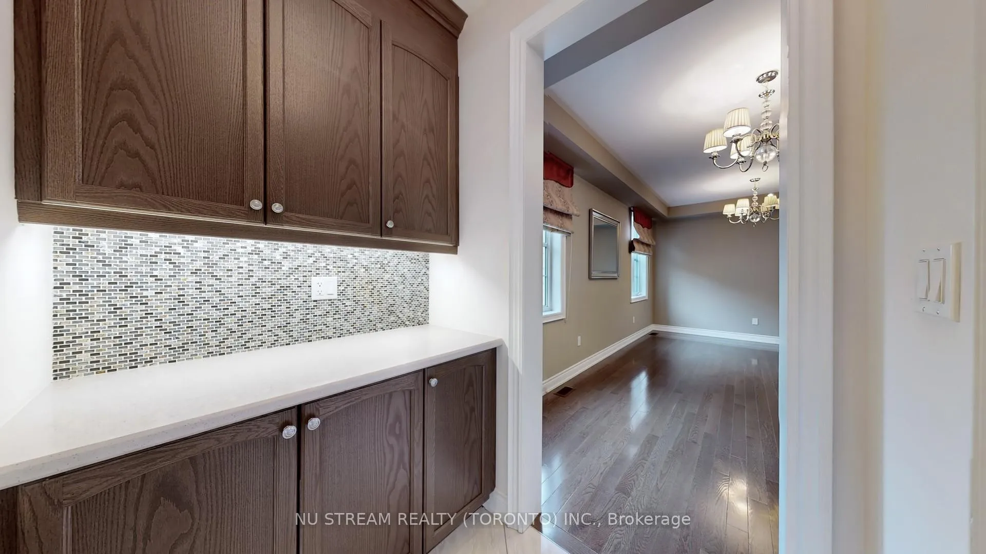 Photo 12 of 102 Beaconsfield Drive, Vaughan, Kleinburg — HOMEH