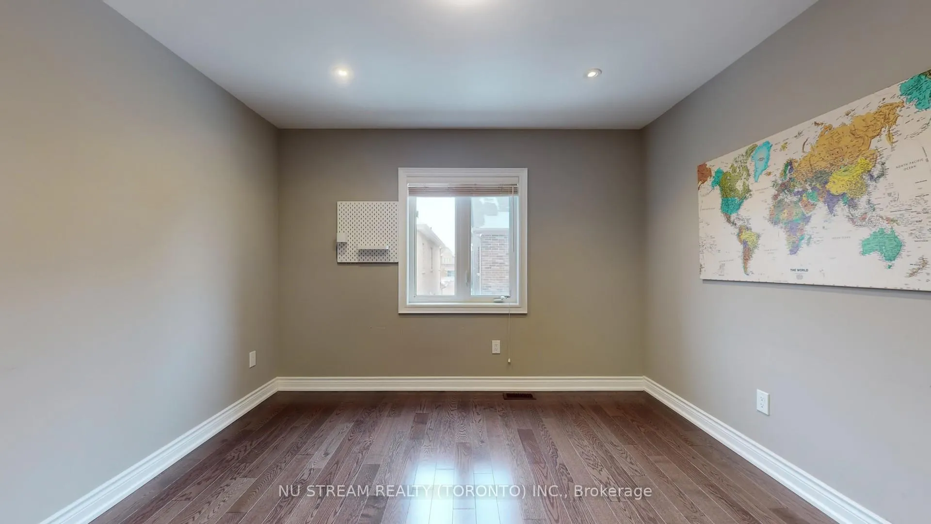 Photo 20 of 102 Beaconsfield Drive, Vaughan, Kleinburg — HOMEH