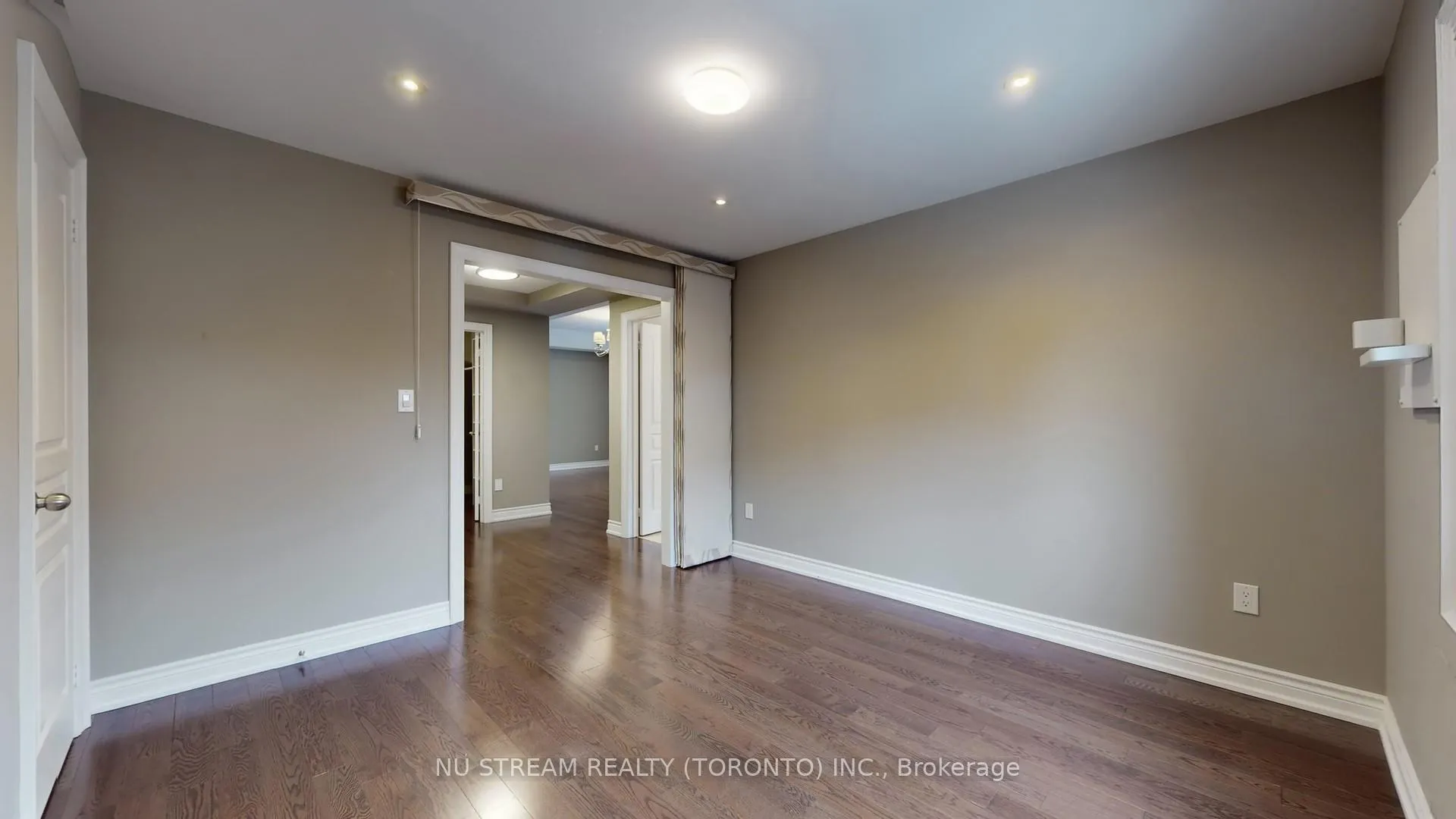 Photo 21 of 102 Beaconsfield Drive, Vaughan, Kleinburg — HOMEH