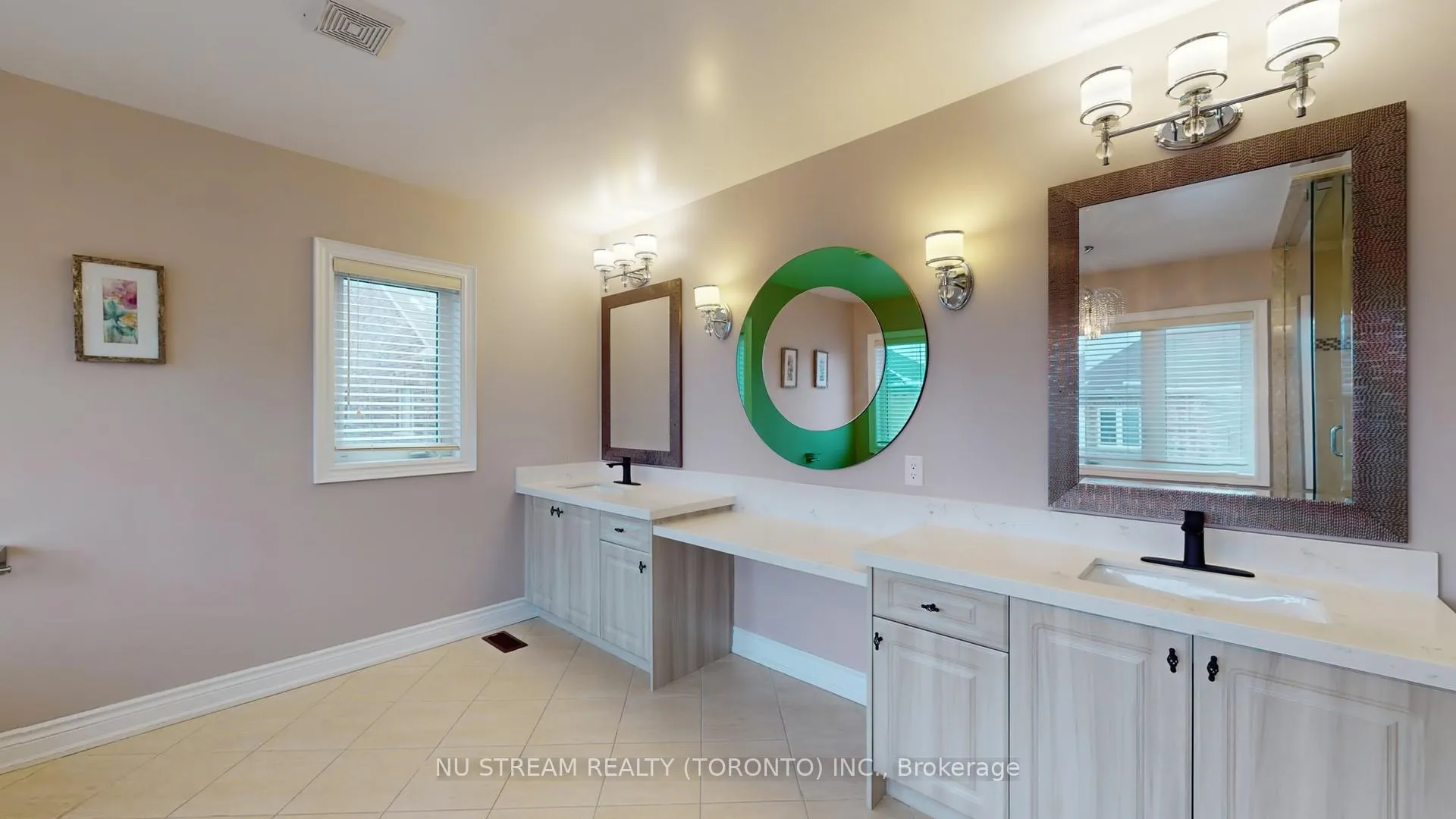 Photo 23 of 102 Beaconsfield Drive, Vaughan, Kleinburg — HOMEH