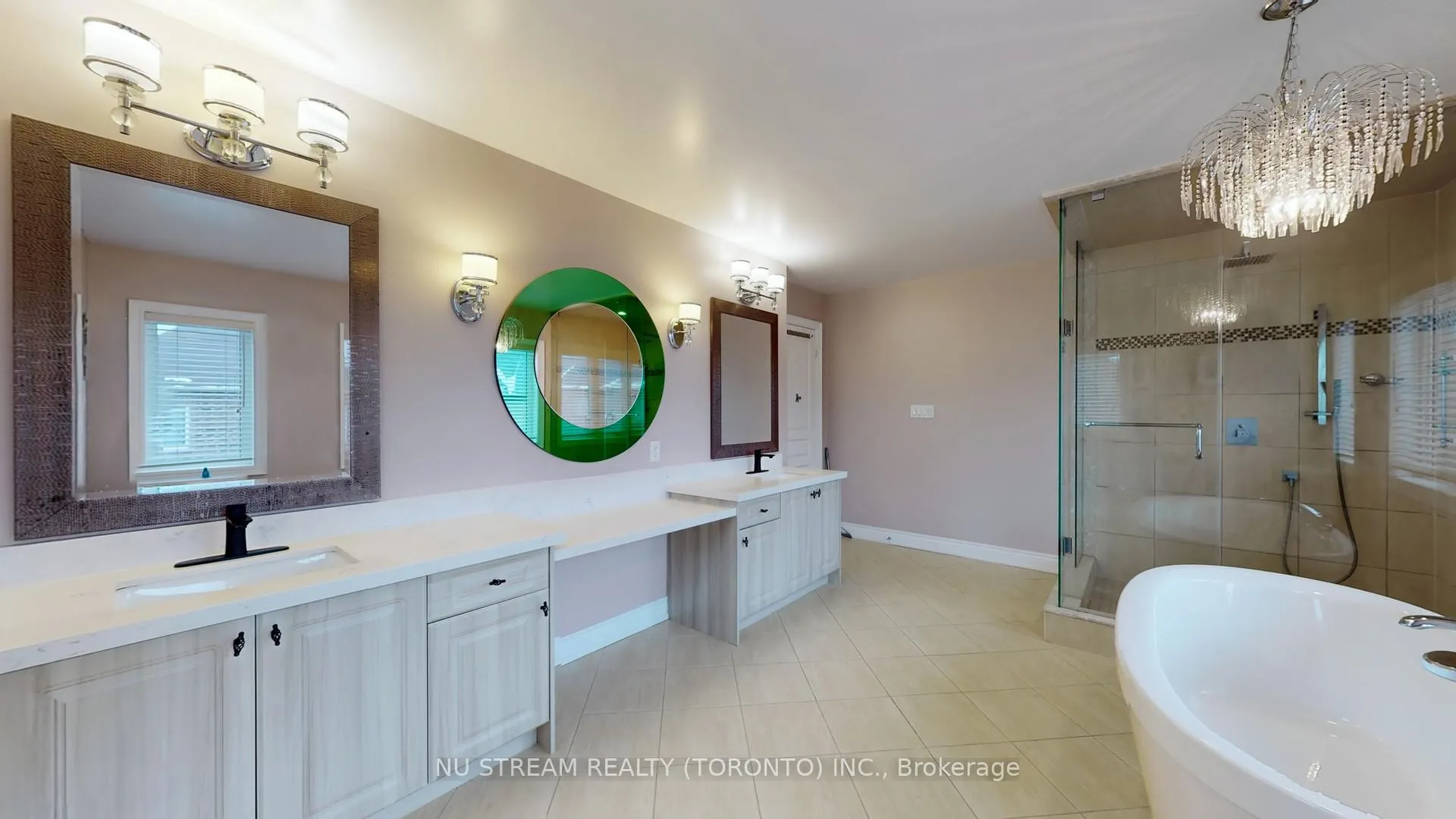 Photo 24 of 102 Beaconsfield Drive, Vaughan, Kleinburg — HOMEH