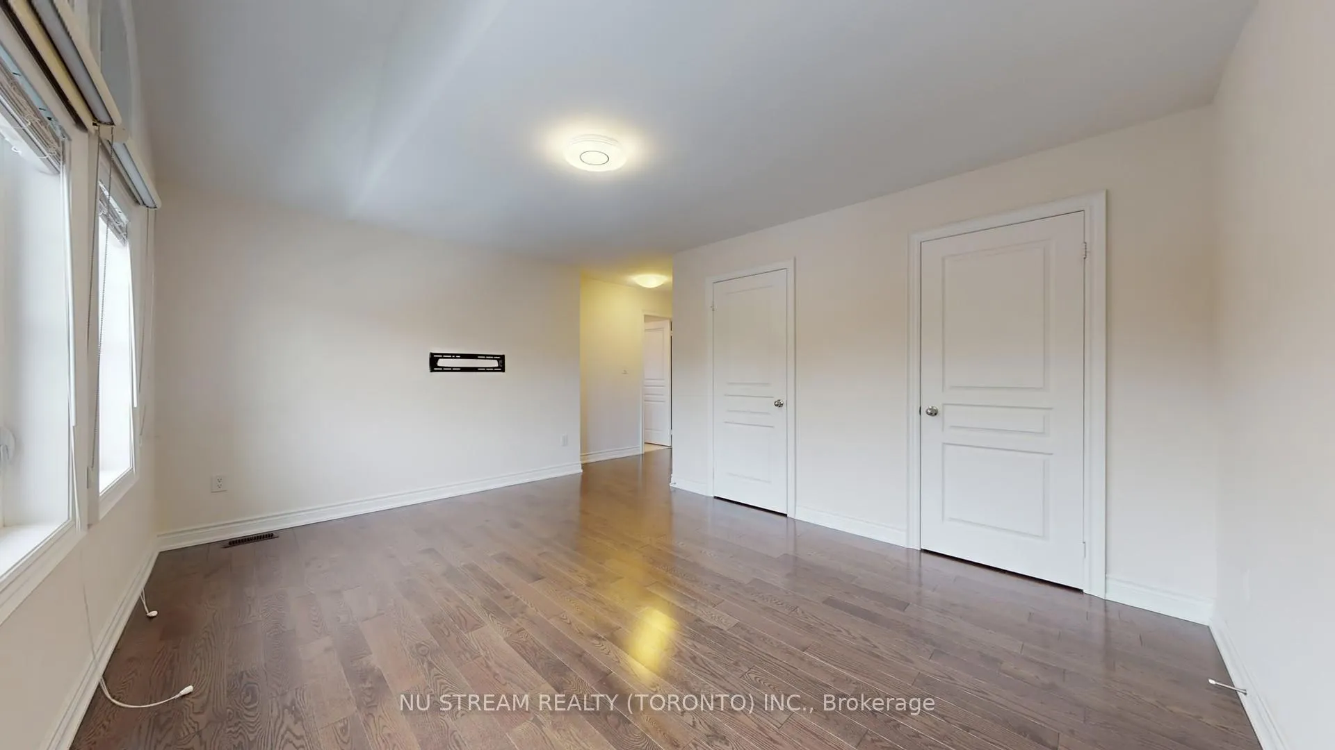 Photo 26 of 102 Beaconsfield Drive, Vaughan, Kleinburg — HOMEH