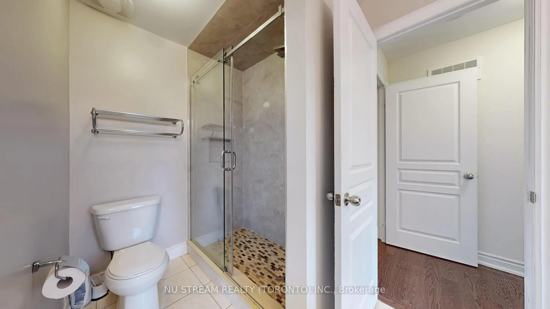 Photo 31 of 102 Beaconsfield Drive, Vaughan, Kleinburg — HOMEH