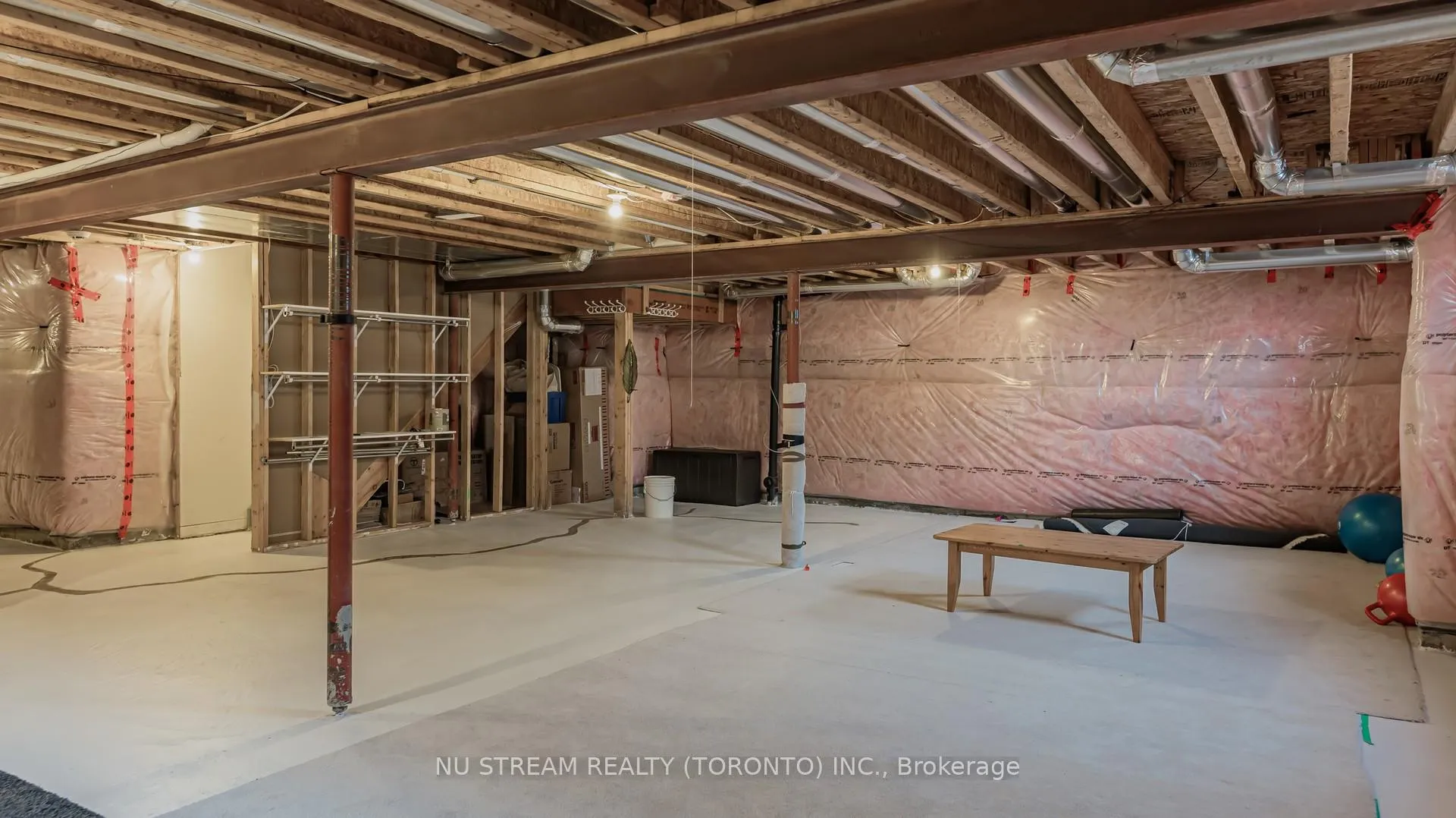 Photo 35 of 102 Beaconsfield Drive, Vaughan, Kleinburg — HOMEH