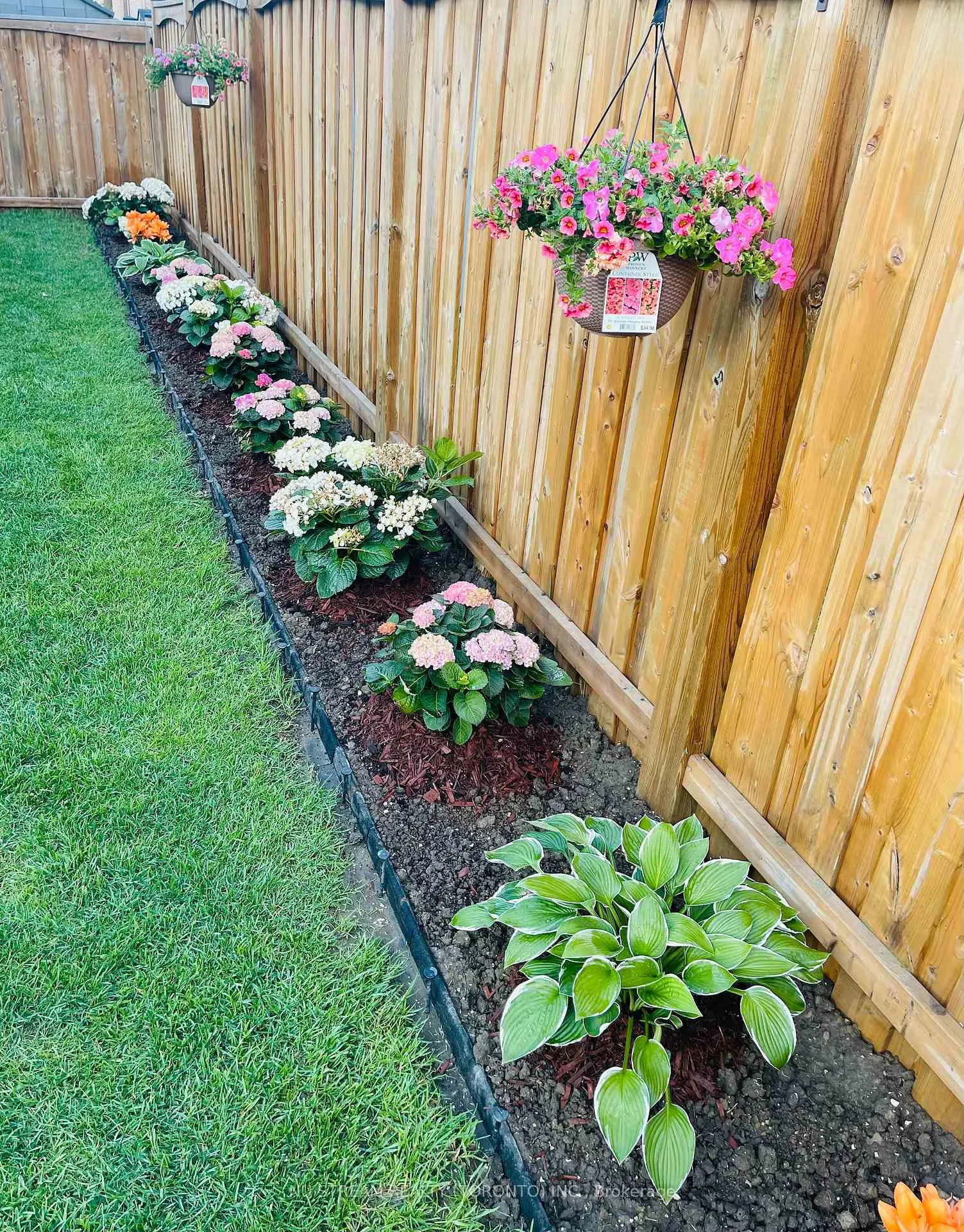 Photo 39 of 102 Beaconsfield Drive, Vaughan, Kleinburg — HOMEH