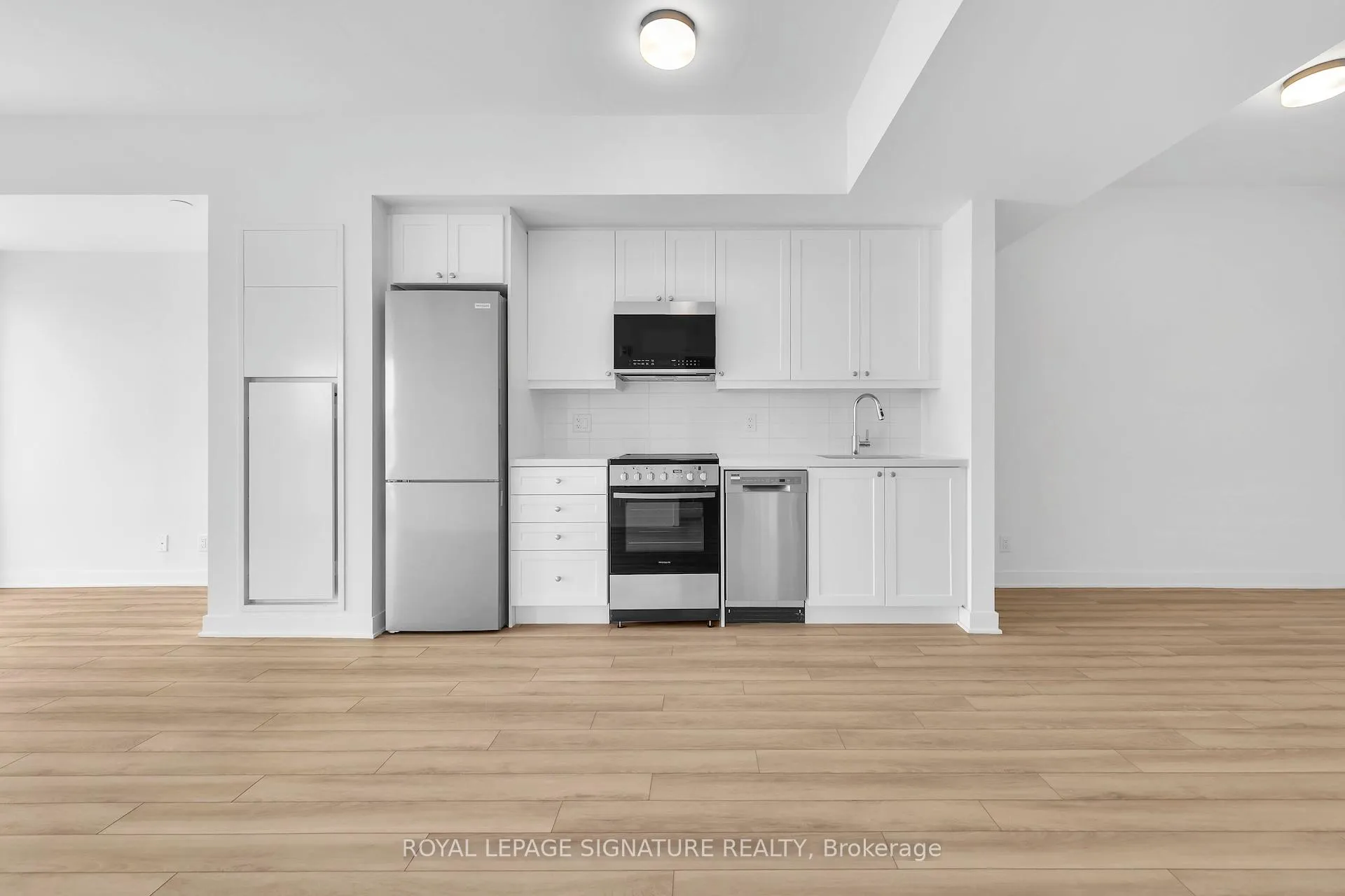 Photo 11 of Unit 327, 51 Clarington Boulevard, Clarington, Bowmanville — HOMEH