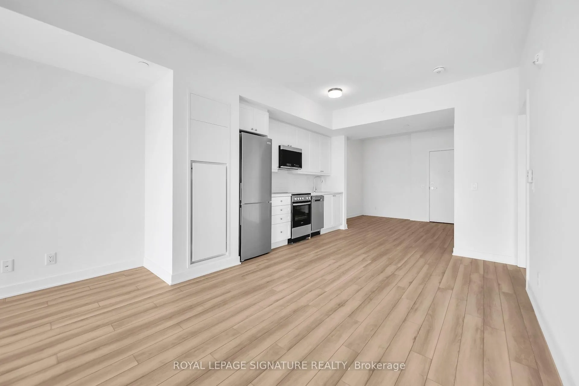 Photo 12 of Unit 327, 51 Clarington Boulevard, Clarington, Bowmanville — HOMEH