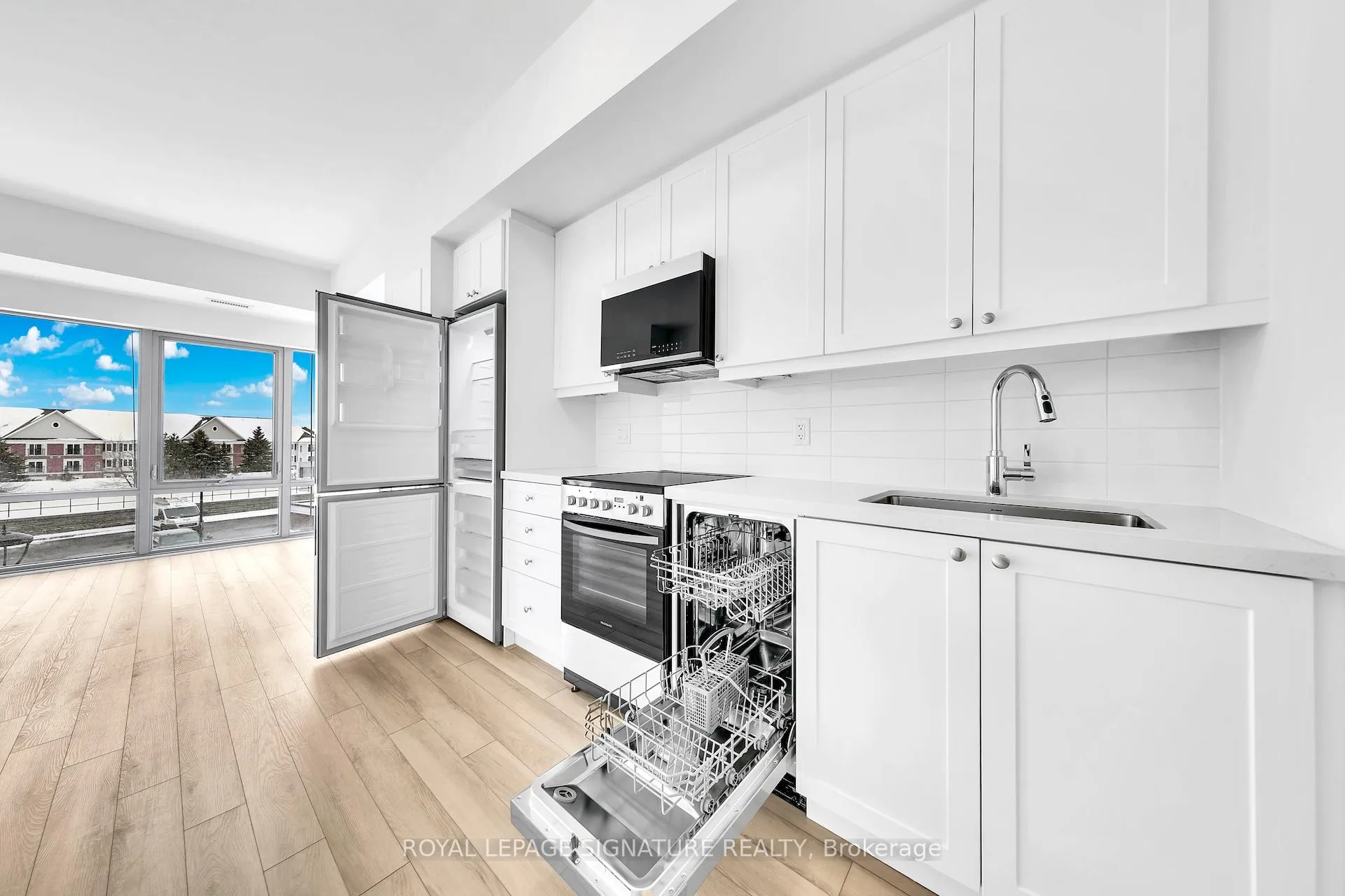 Photo 13 of Unit 327, 51 Clarington Boulevard, Clarington, Bowmanville — HOMEH