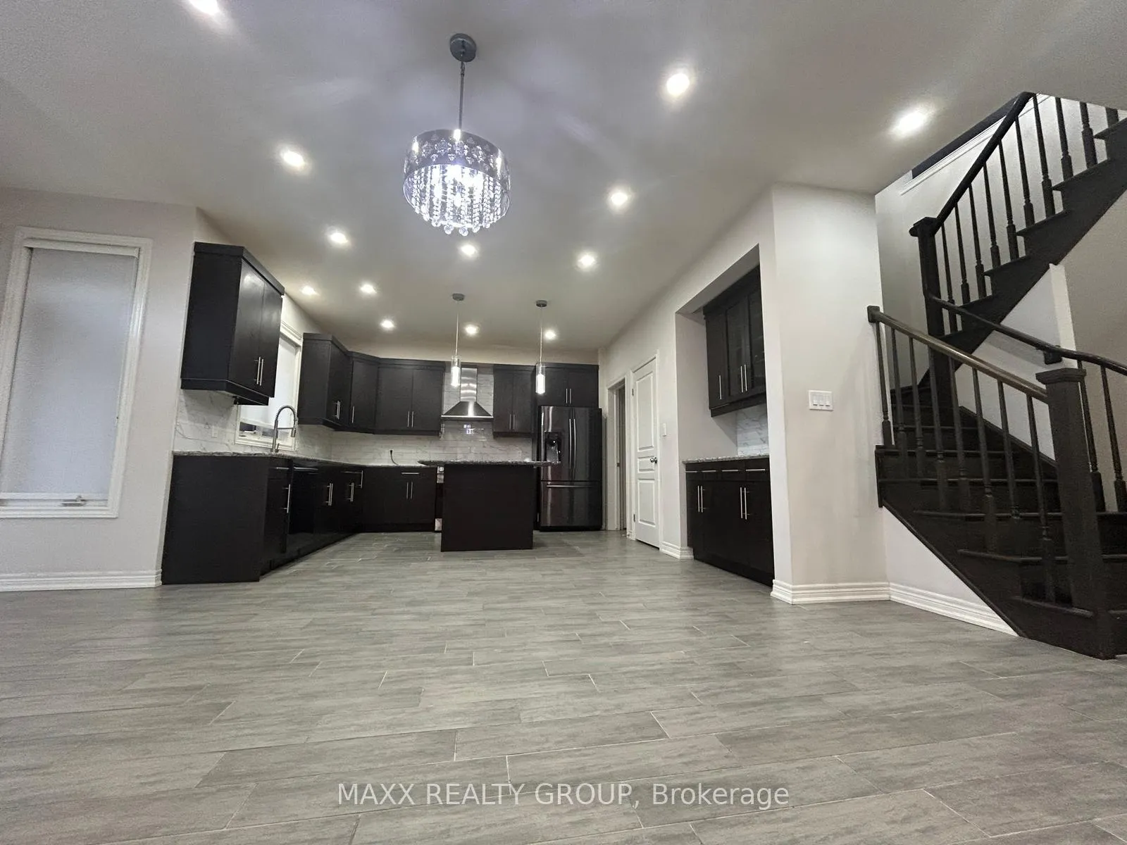 Photo 5 of 9334 Shoveller Drive, Niagara Falls, Forestview — HOMEH