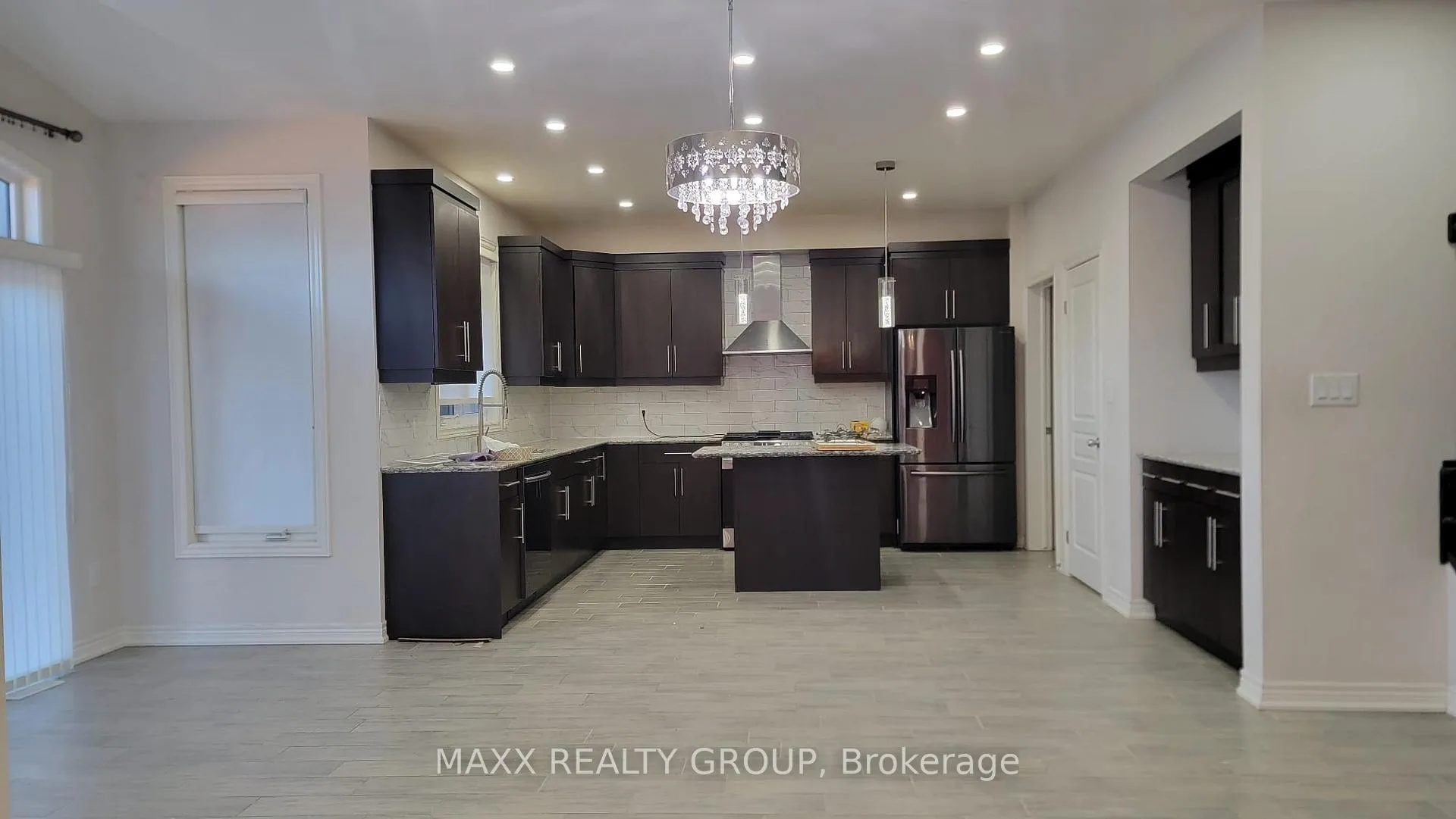 Photo 6 of 9334 Shoveller Drive, Niagara Falls, Forestview — HOMEH
