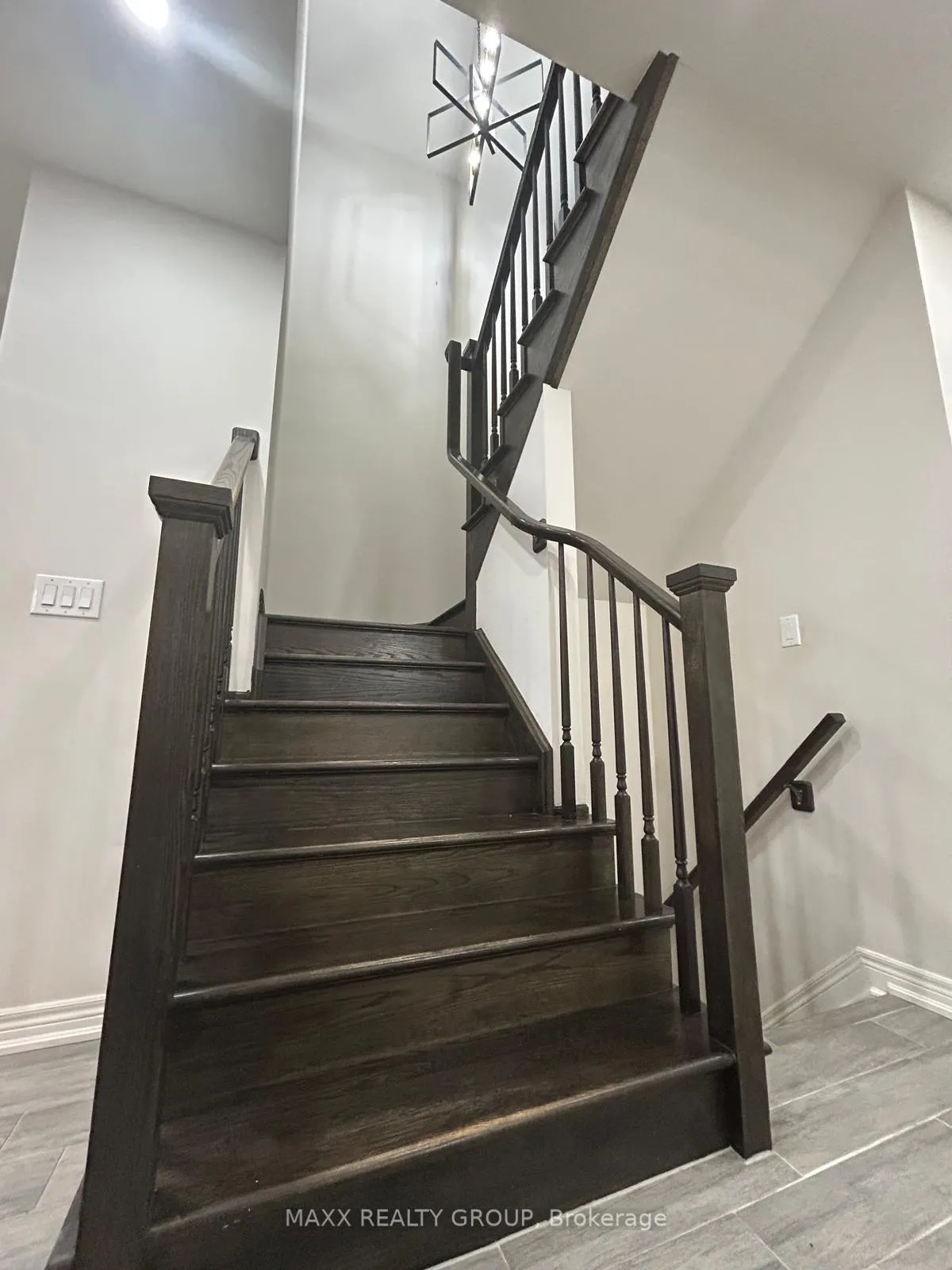 Photo 11 of 9334 Shoveller Drive, Niagara Falls, Forestview — HOMEH