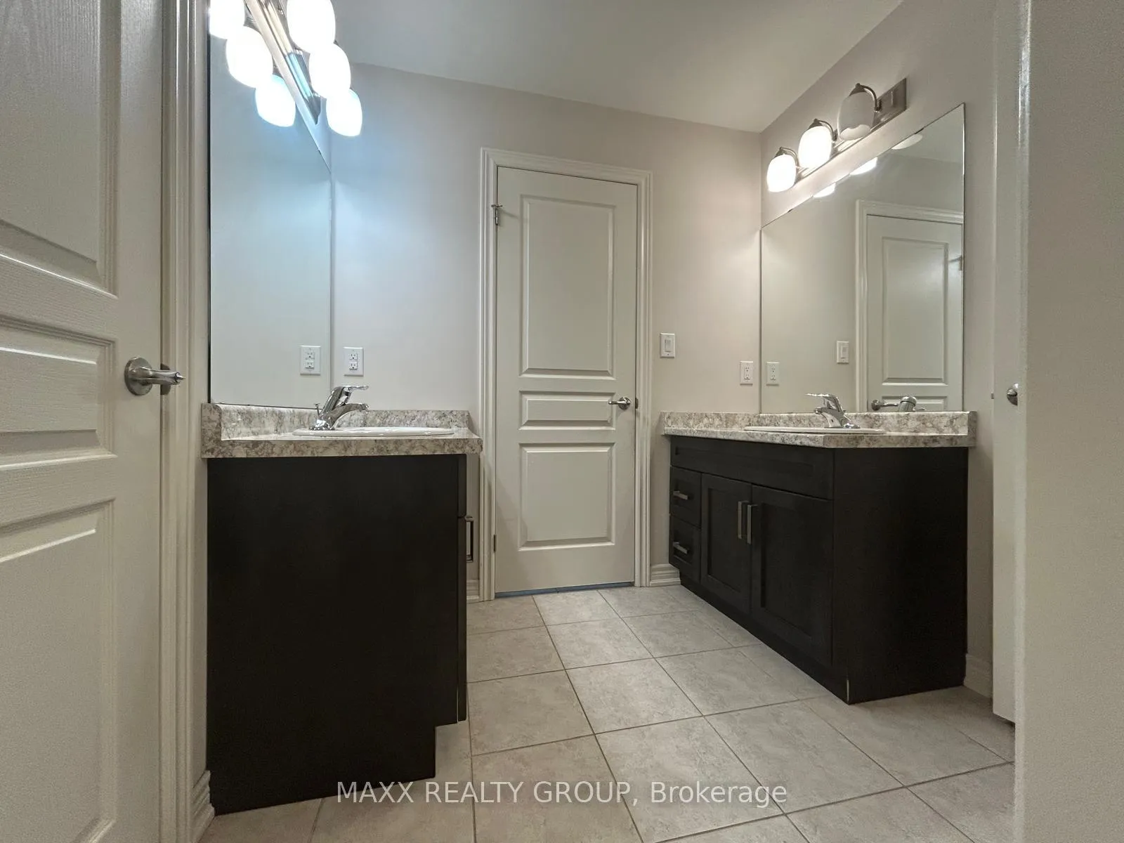 Photo 13 of 9334 Shoveller Drive, Niagara Falls, Forestview — HOMEH