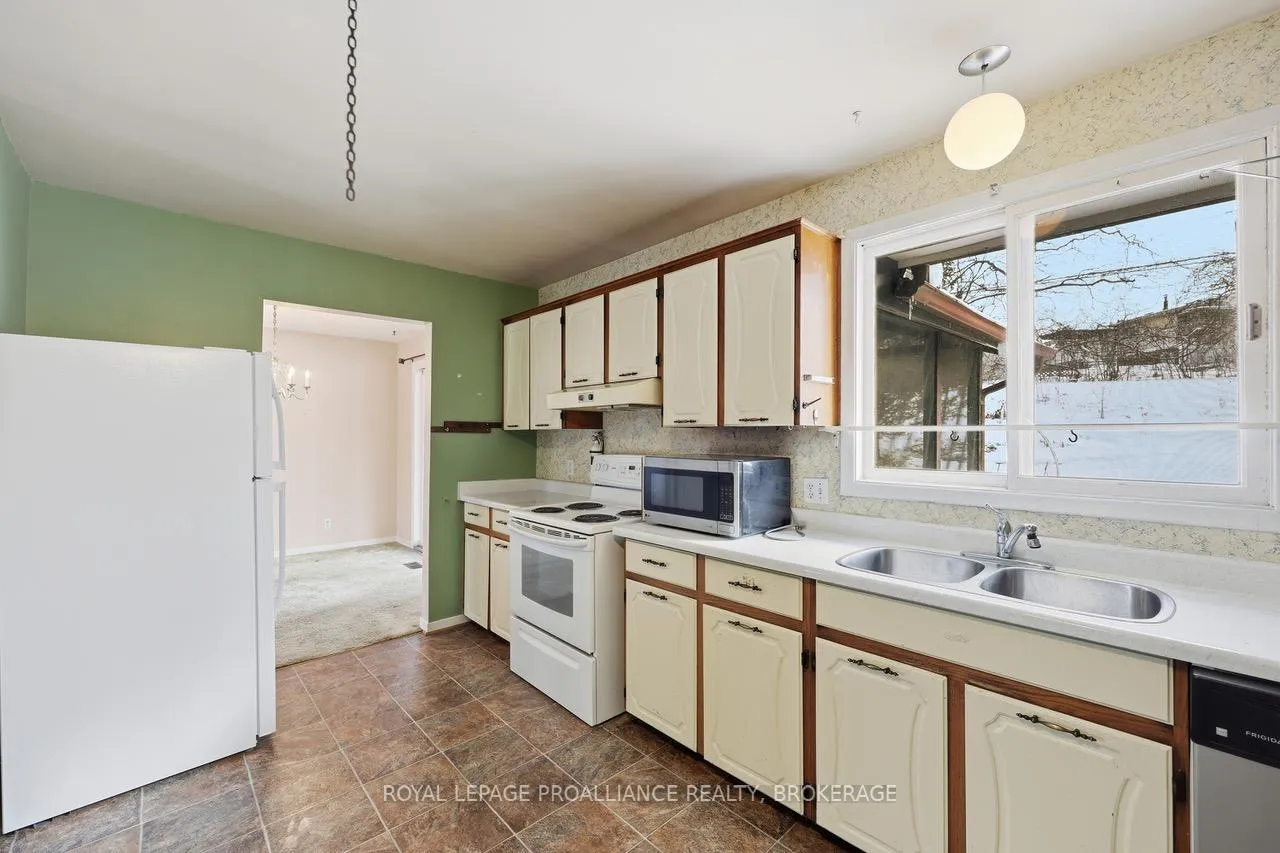 Photo 13 of 796 Hillside Drive, Kingston, South of Taylor-Kidd Blvd — HOMEH