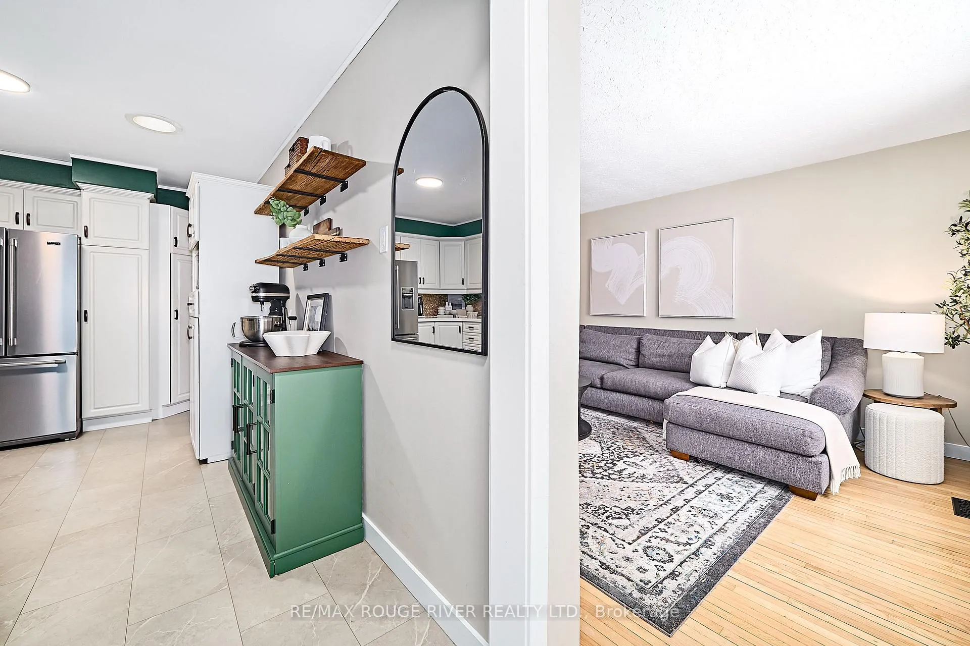 Photo 17 of 550 Garside Drive, Peterborough, Ashburnham Ward 4 — HOMEH