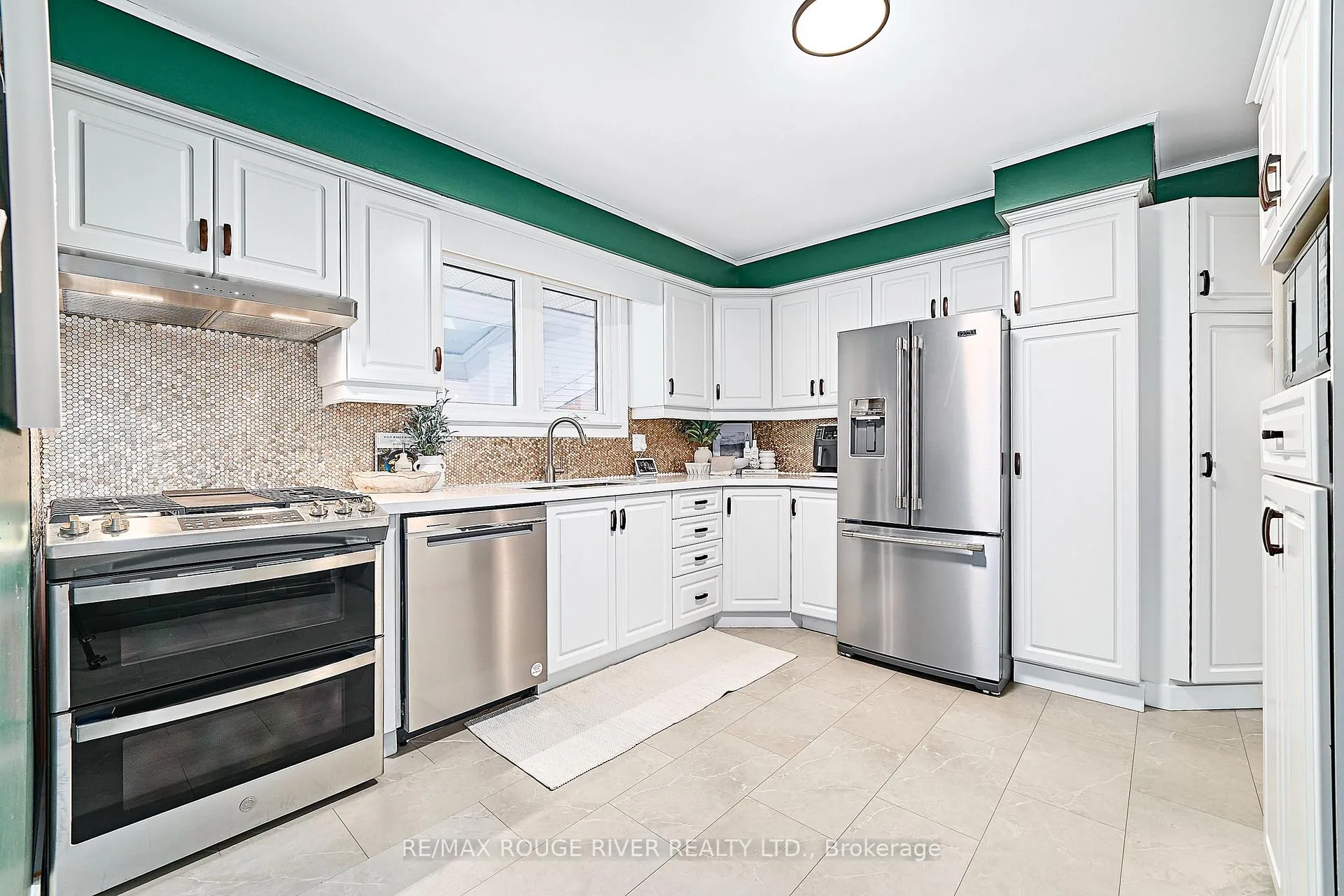 Photo 19 of 550 Garside Drive, Peterborough, Ashburnham Ward 4 — HOMEH