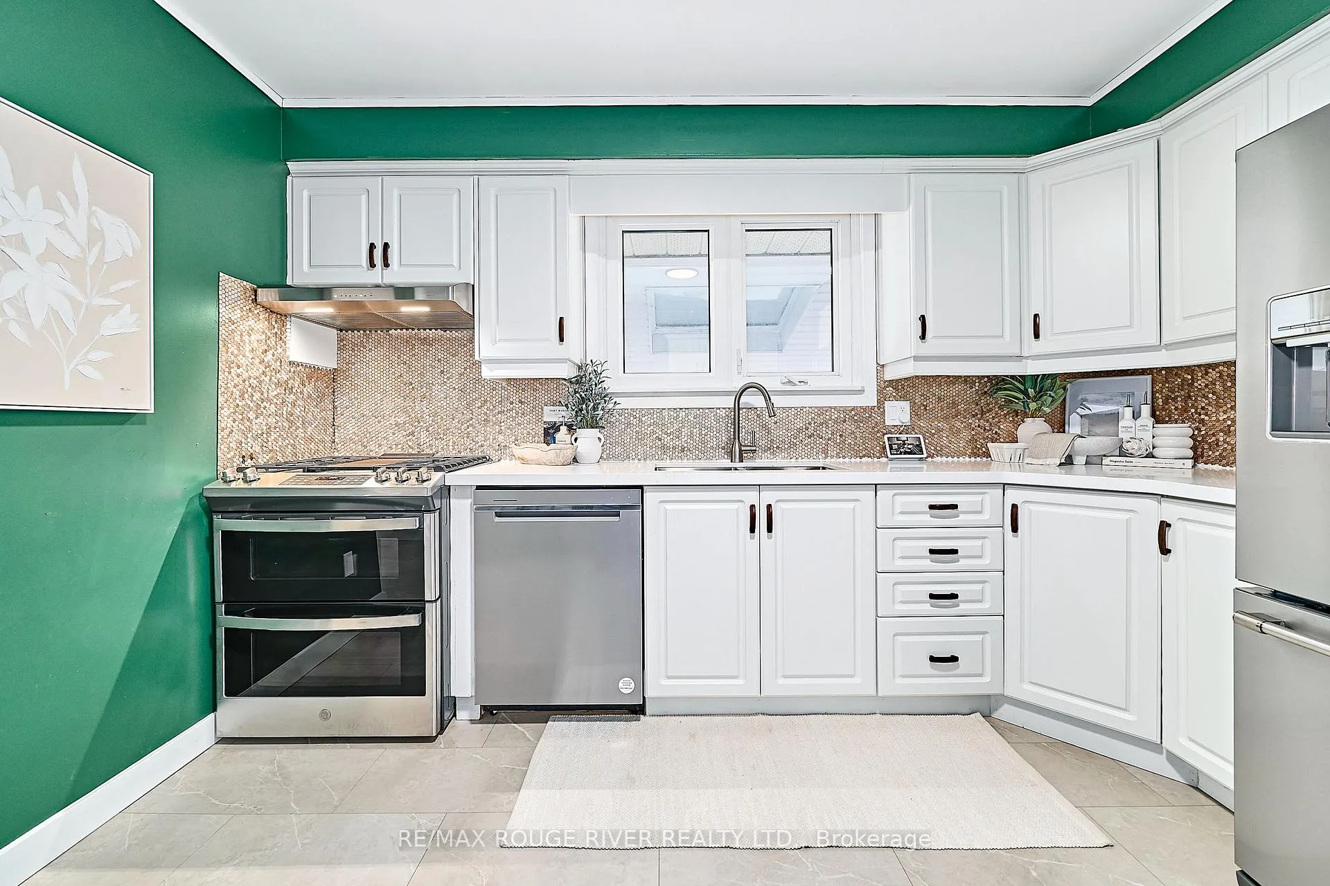 Photo 20 of 550 Garside Drive, Peterborough, Ashburnham Ward 4 — HOMEH