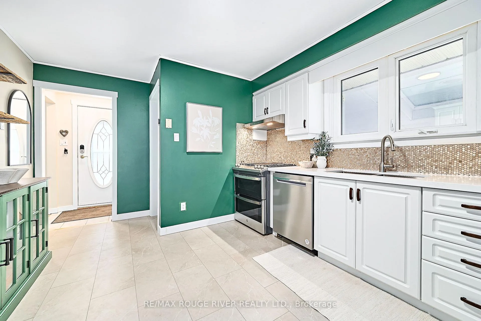 Photo 21 of 550 Garside Drive, Peterborough, Ashburnham Ward 4 — HOMEH