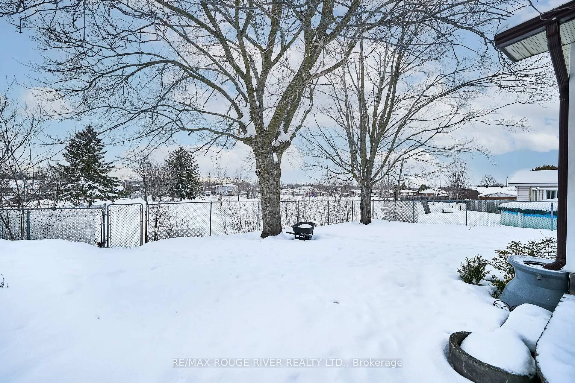 Photo 37 of 550 Garside Drive, Peterborough, Ashburnham Ward 4 — HOMEH