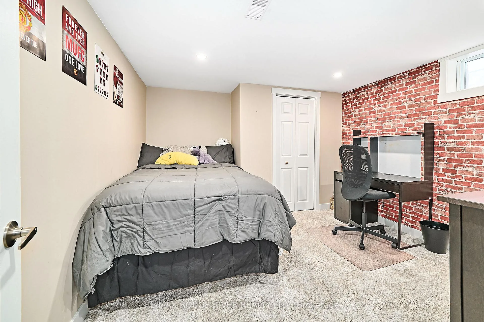 Photo 43 of 550 Garside Drive, Peterborough, Ashburnham Ward 4 — HOMEH