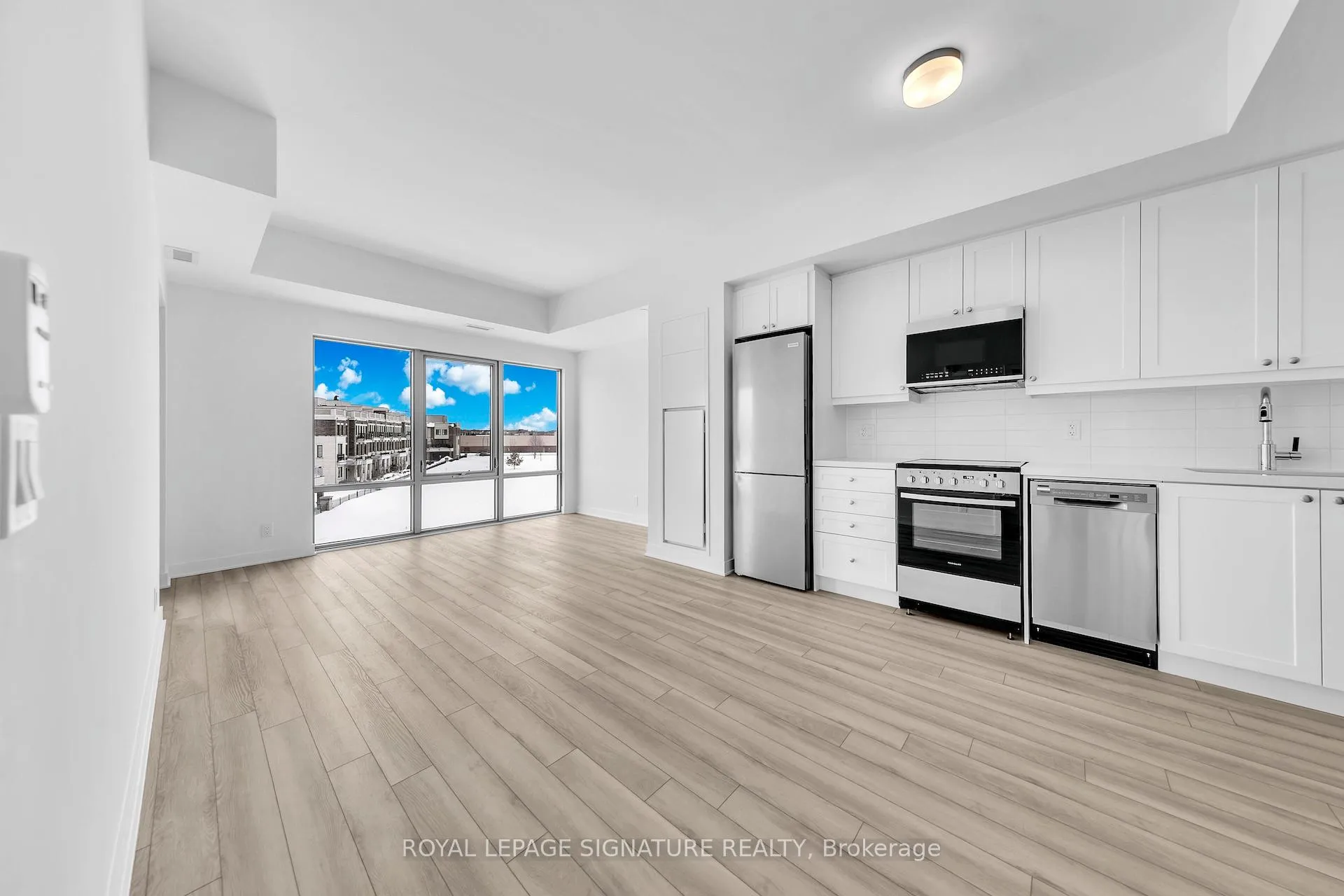 Photo 2 of Unit 312, 51 Clarington Boulevard, Clarington, Bowmanville — HOMEH