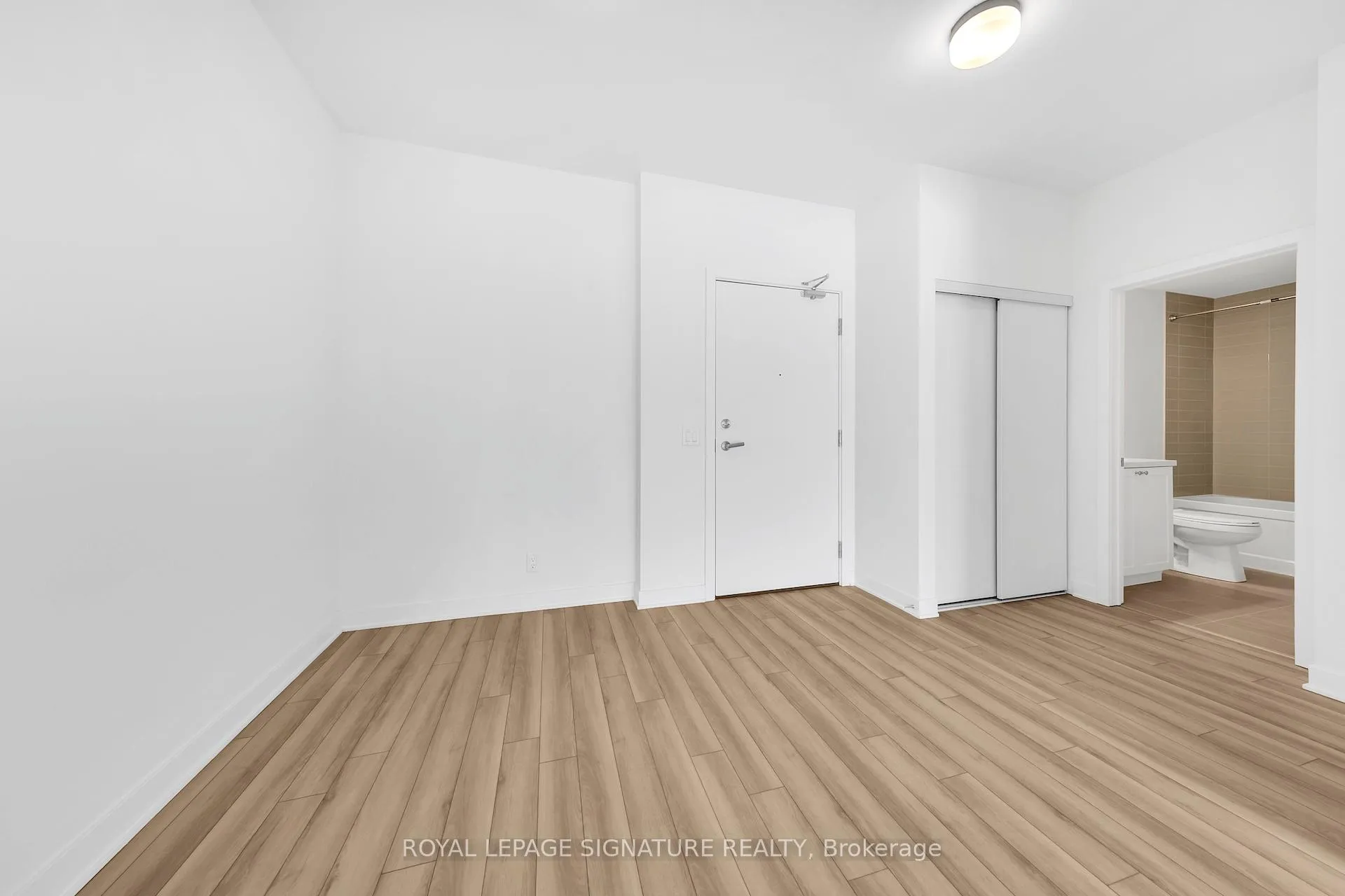 Photo 4 of Unit 312, 51 Clarington Boulevard, Clarington, Bowmanville — HOMEH