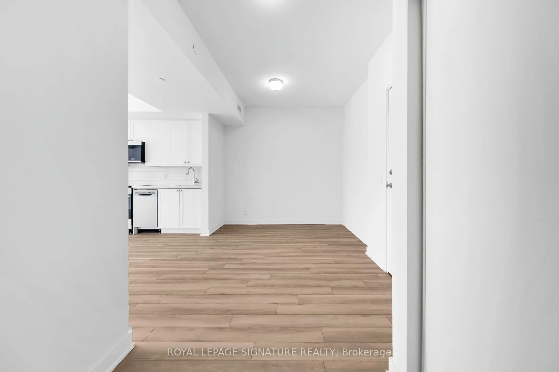 Photo 5 of Unit 312, 51 Clarington Boulevard, Clarington, Bowmanville — HOMEH