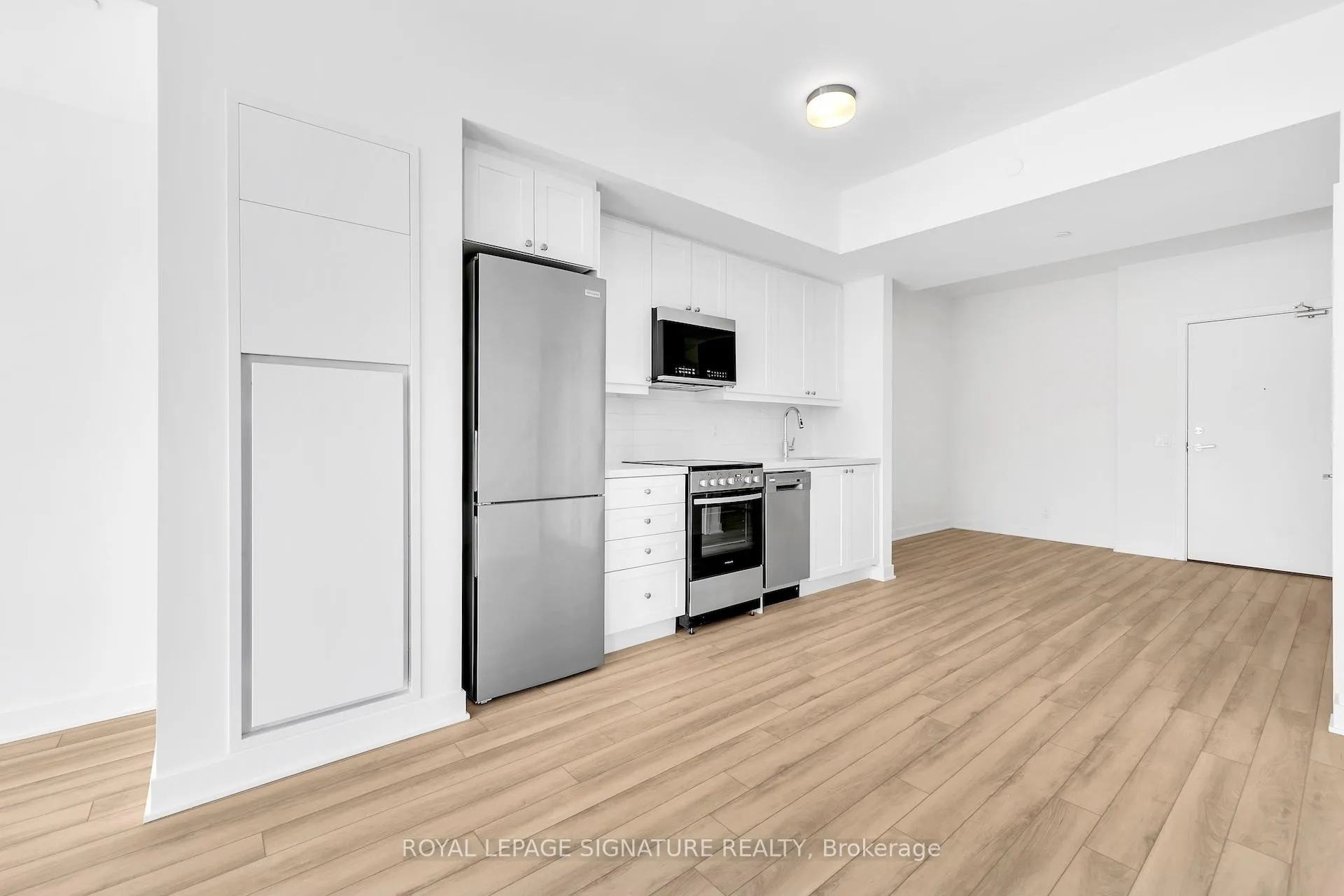Photo 12 of Unit 312, 51 Clarington Boulevard, Clarington, Bowmanville — HOMEH