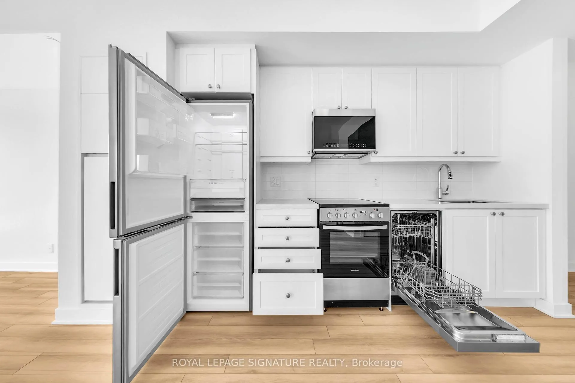 Photo 13 of Unit 312, 51 Clarington Boulevard, Clarington, Bowmanville — HOMEH
