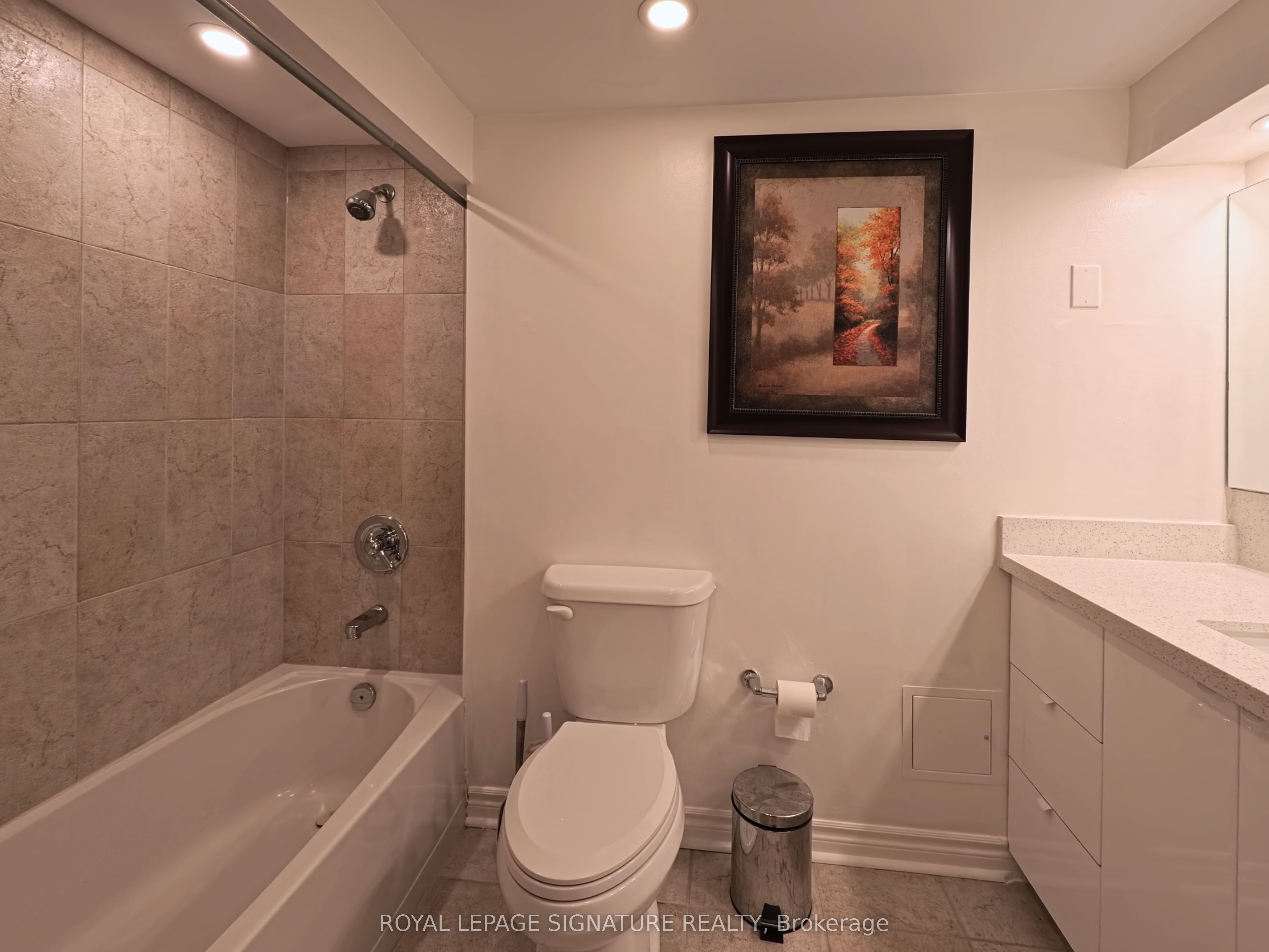 Photo 11 of Unit 2511, 77 Harbour Square, Toronto, Waterfront Communities — HOMEH
