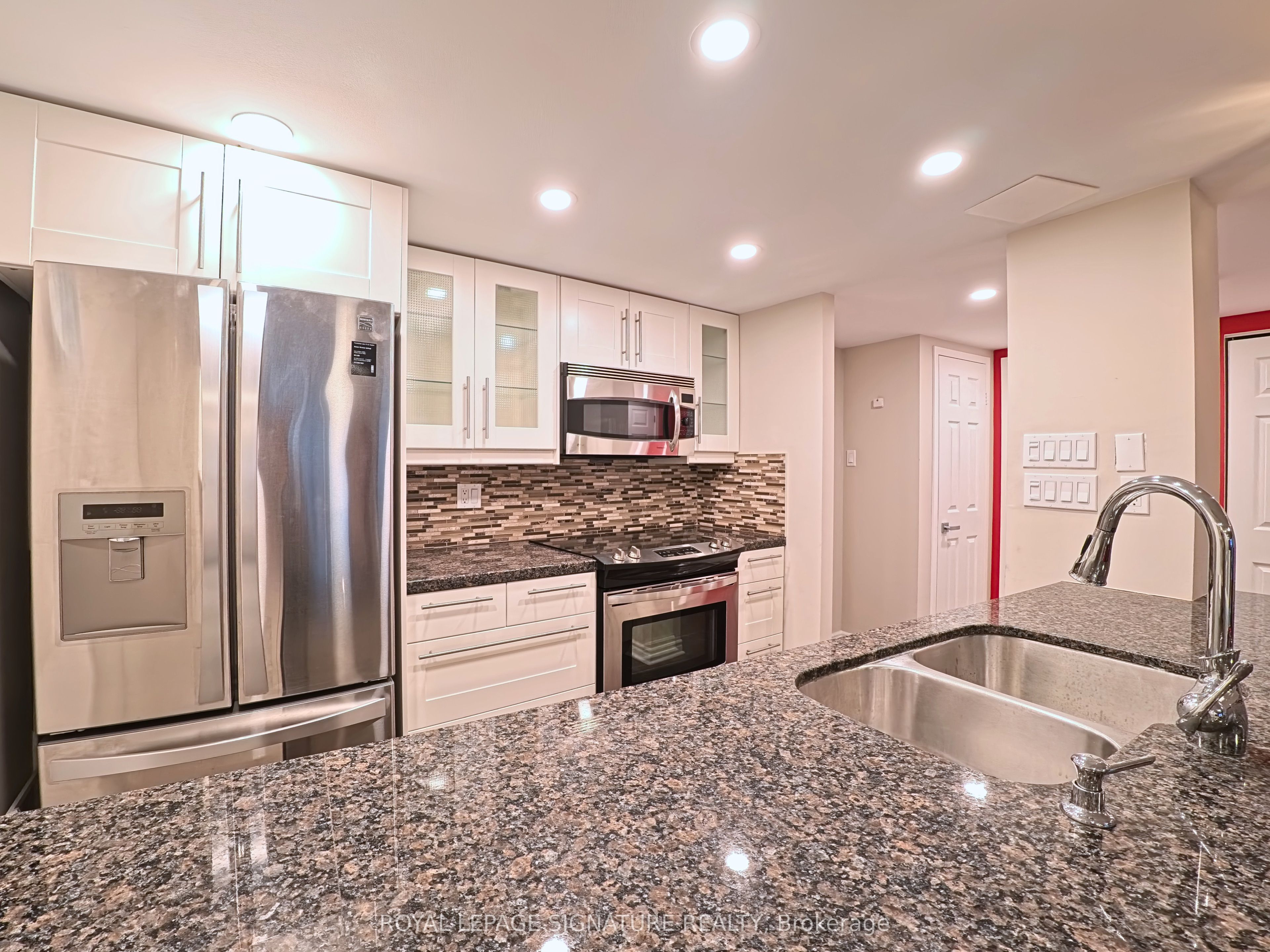 Photo 6 of Unit 2511, 77 Harbour Square, Toronto, Waterfront Communities — HOMEH
