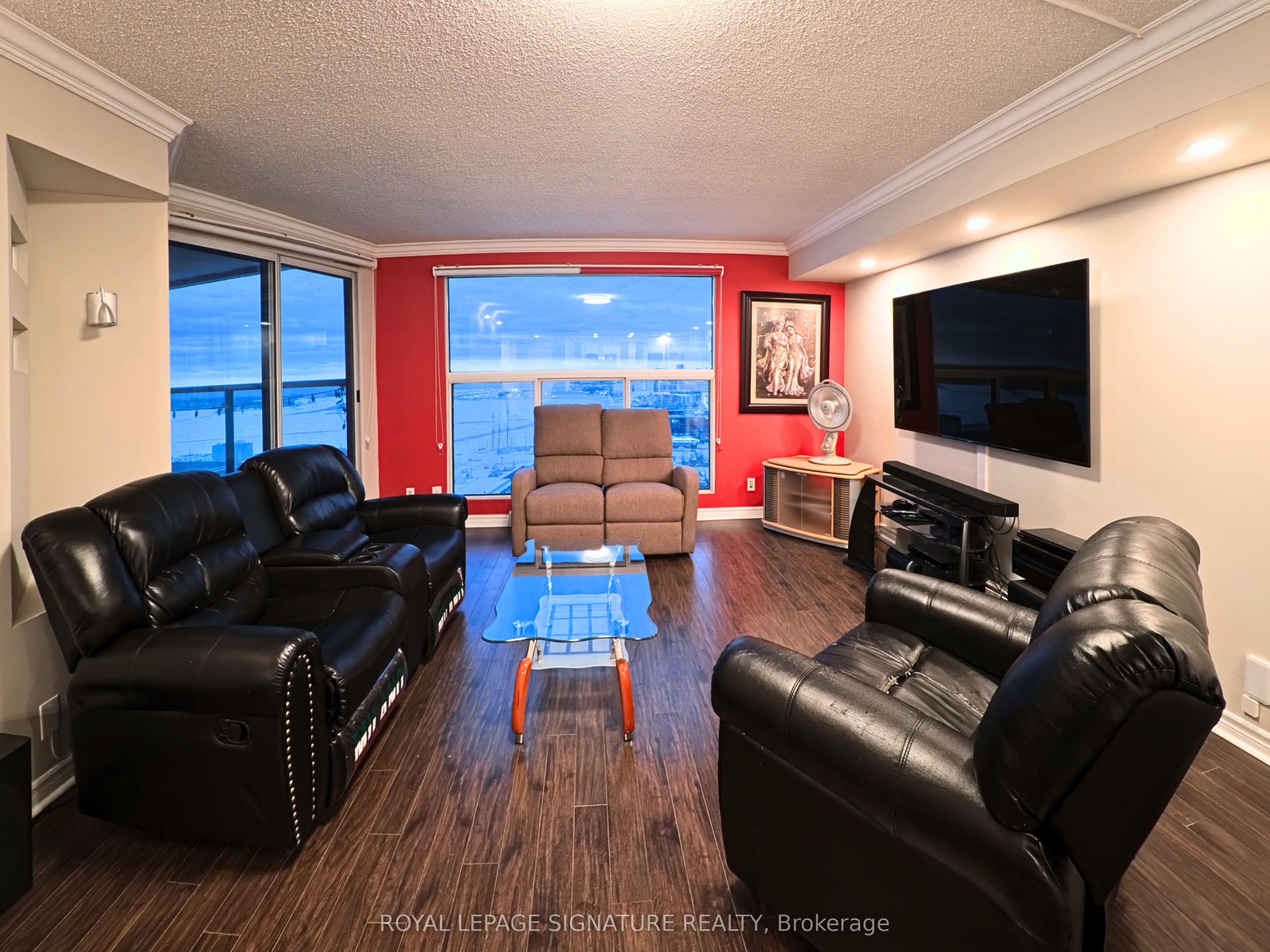 Photo 3 of Unit 2511, 77 Harbour Square, Toronto, Waterfront Communities — HOMEH