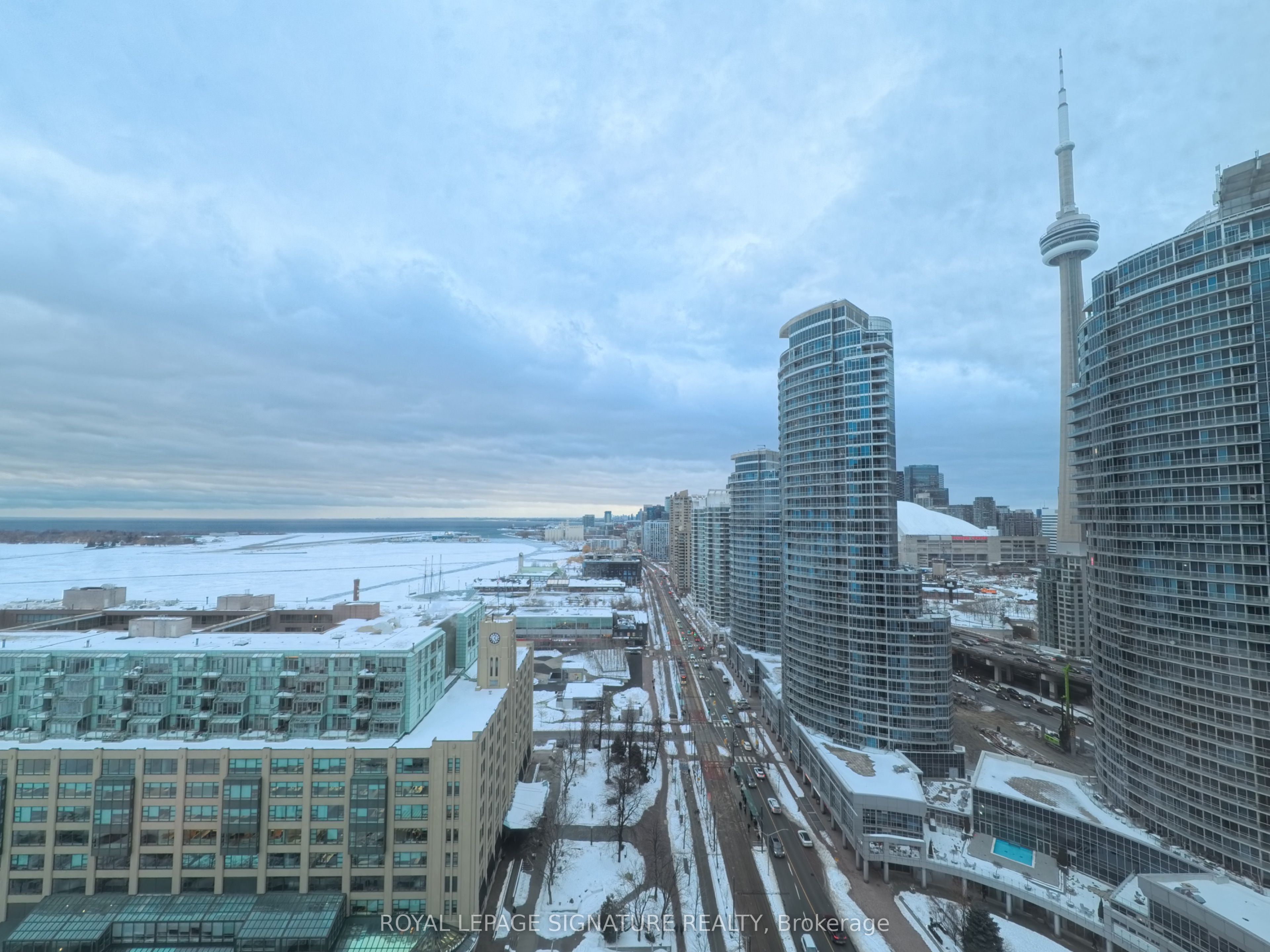 Photo 1 of Unit 2511, 77 Harbour Square, Toronto, Waterfront Communities — HOMEH