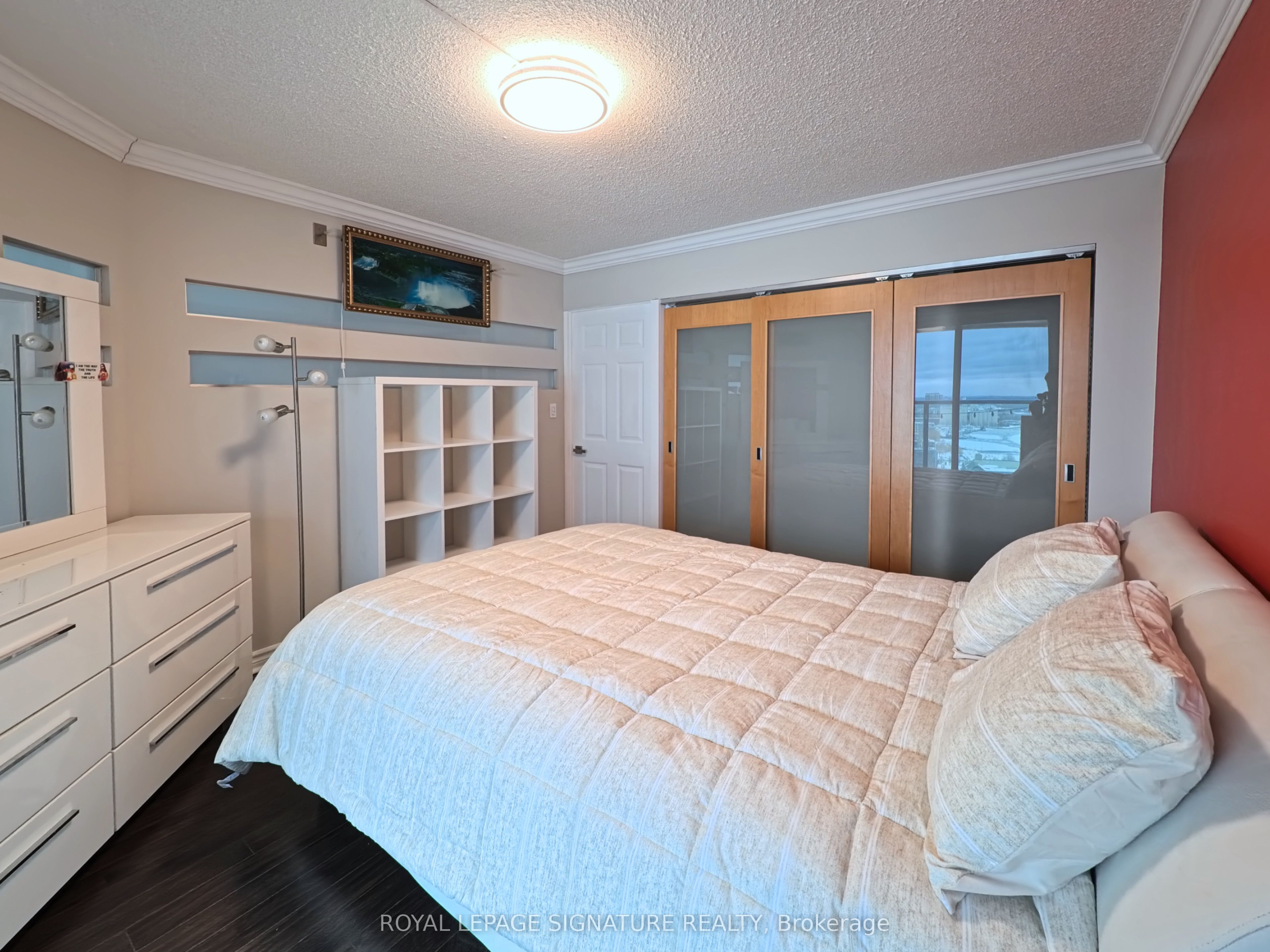 Photo 8 of Unit 2511, 77 Harbour Square, Toronto, Waterfront Communities — HOMEH