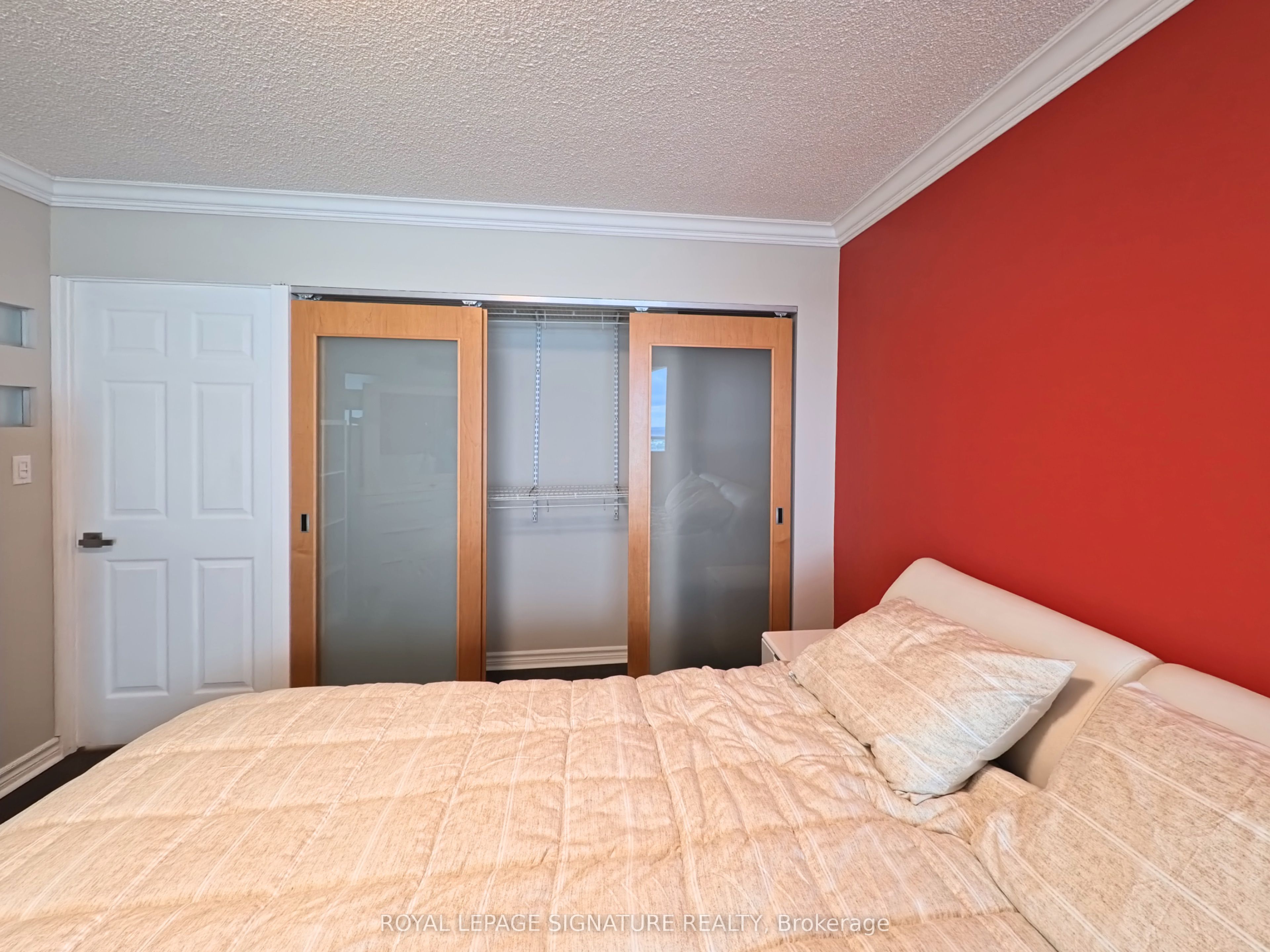 Photo 7 of Unit 2511, 77 Harbour Square, Toronto, Waterfront Communities — HOMEH