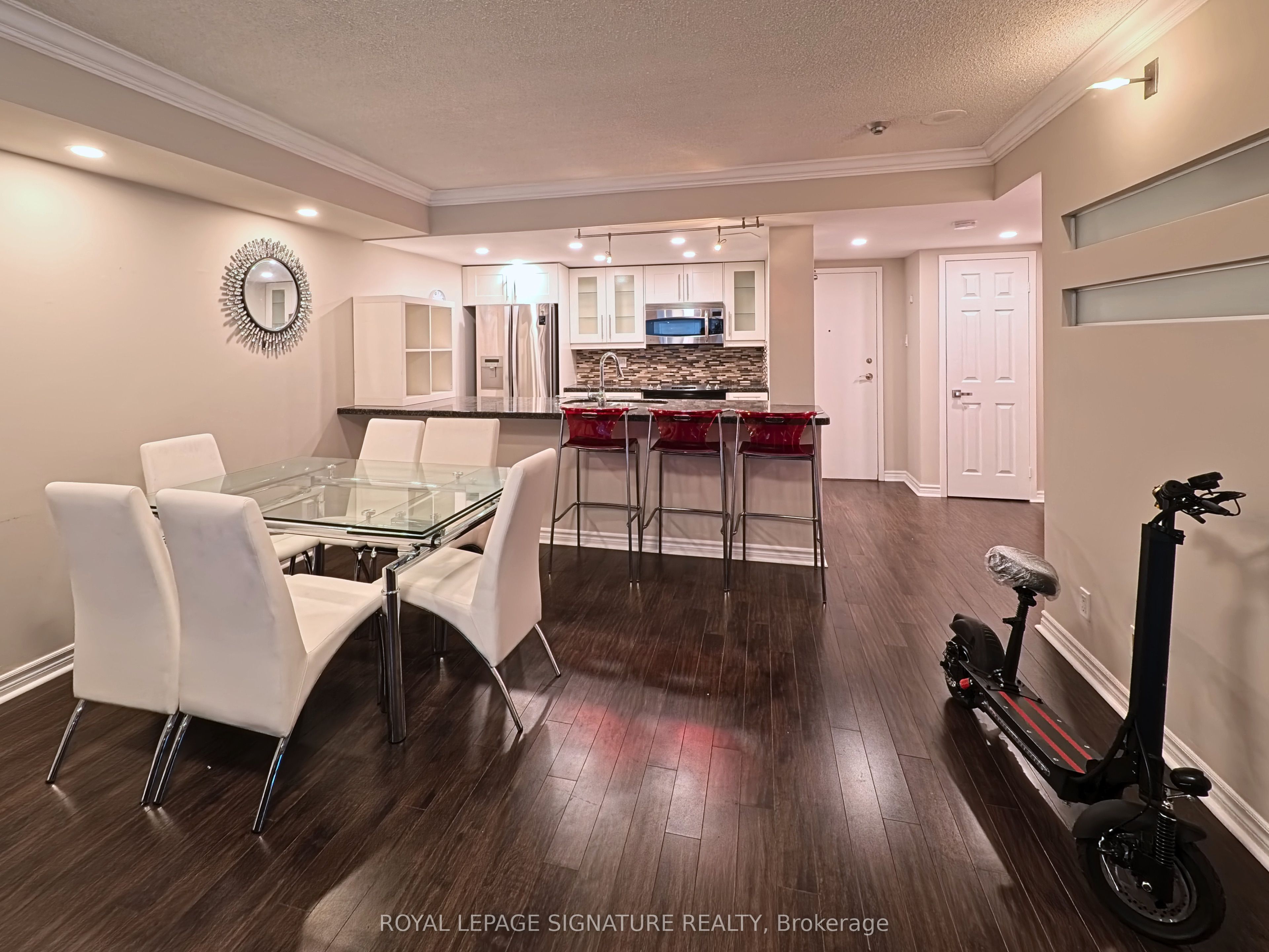 Photo 2 of Unit 2511, 77 Harbour Square, Toronto, Waterfront Communities — HOMEH