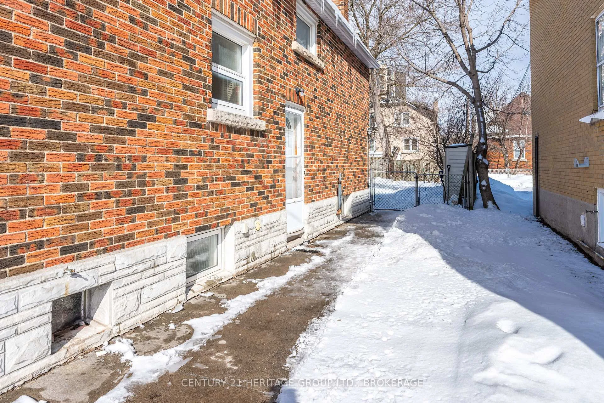 Photo 4 of 27 Dunlop Street, Kingston, Central City East — HOMEH