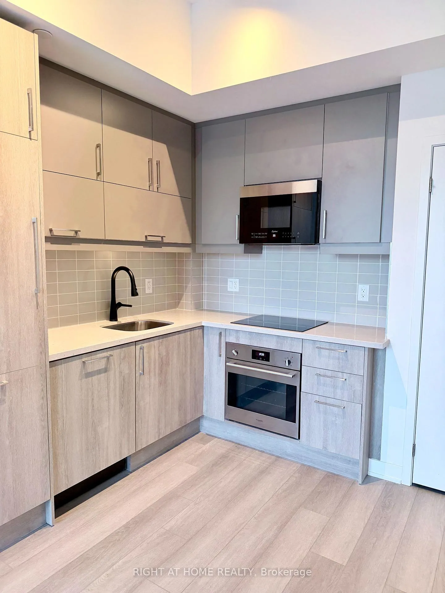 Photo 2 of Unit 1032, 8119 Birchmount Road, Markham, Unionville — HOMEH