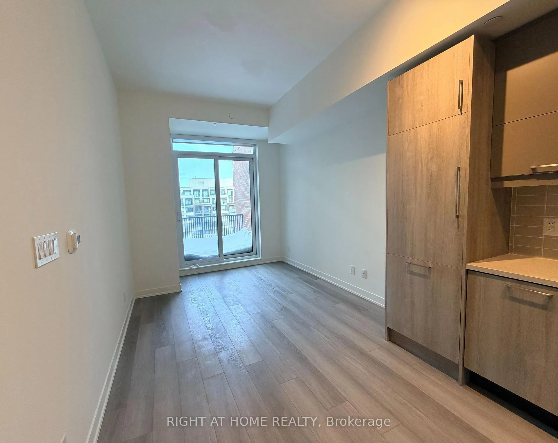Photo 3 of Unit 1032, 8119 Birchmount Road, Markham, Unionville — HOMEH