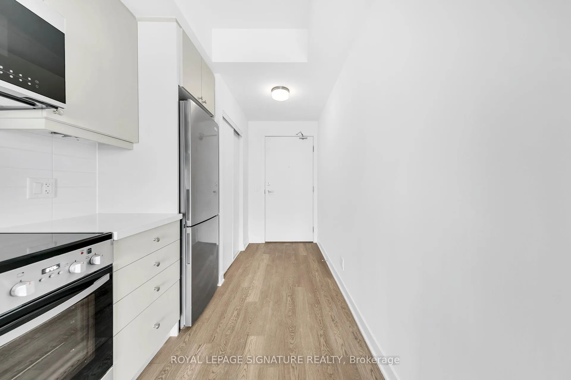 Photo 3 of Unit 325, 51 Clarington Boulevard, Clarington, Bowmanville — HOMEH