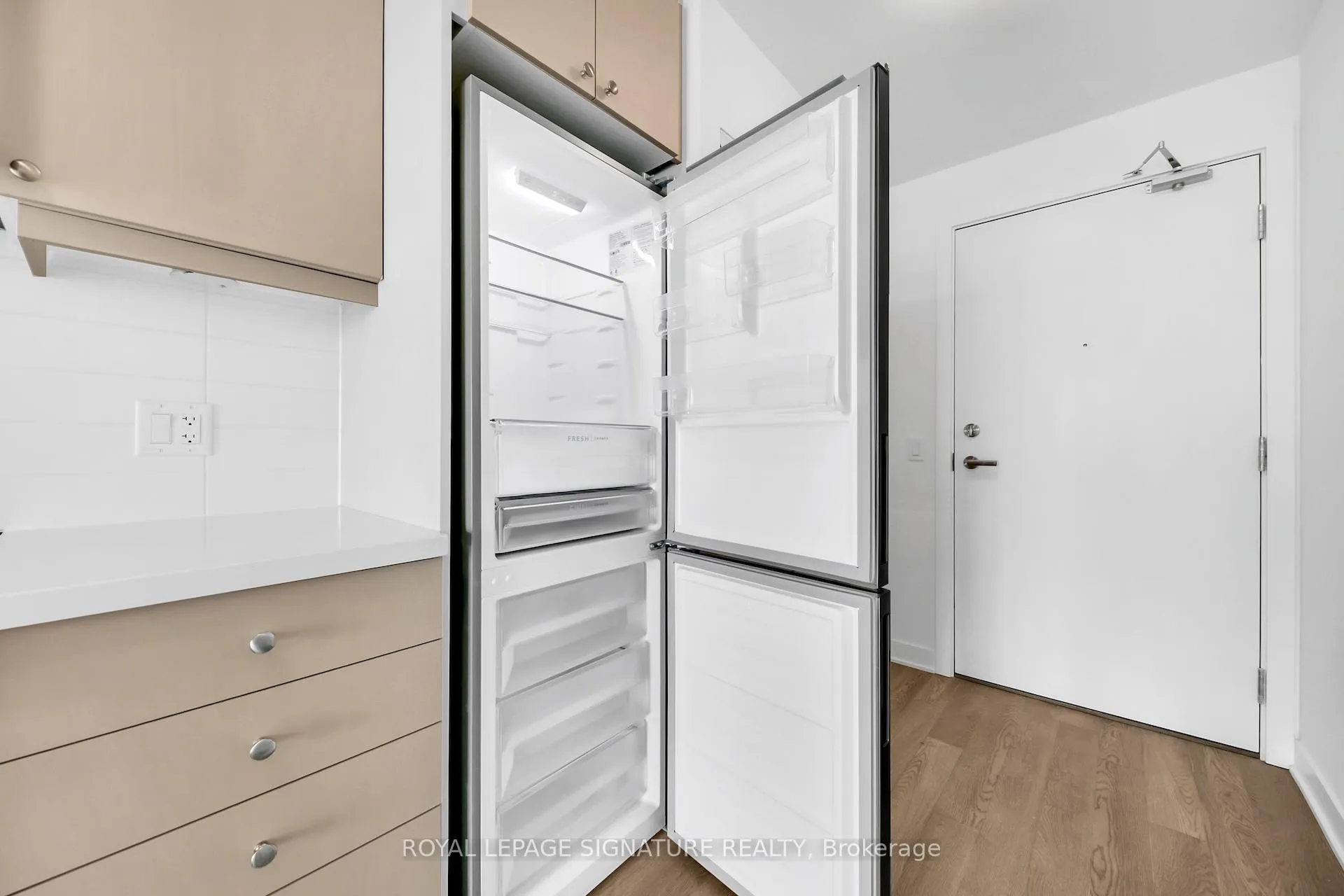 Photo 9 of Unit 325, 51 Clarington Boulevard, Clarington, Bowmanville — HOMEH