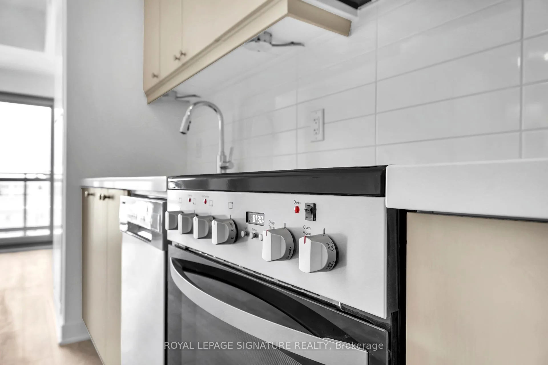 Photo 10 of Unit 325, 51 Clarington Boulevard, Clarington, Bowmanville — HOMEH