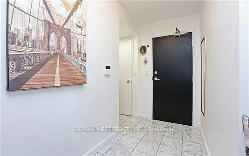 Photo 2 of Unit 2012, 8 Park Road, Toronto, Rosedale-Moore Park — HOMEH