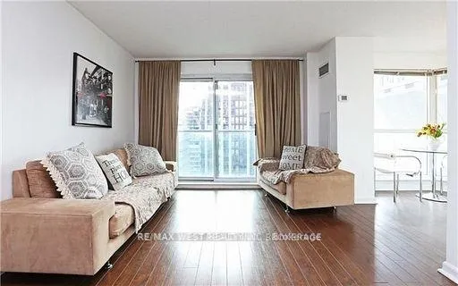 Photo 5 of Unit 2012, 8 Park Road, Toronto, Rosedale-Moore Park — HOMEH