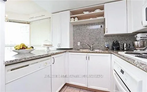 Photo 8 of Unit 2012, 8 Park Road, Toronto, Rosedale-Moore Park — HOMEH