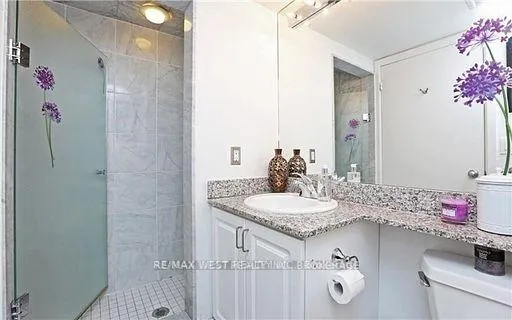 Photo 11 of Unit 2012, 8 Park Road, Toronto, Rosedale-Moore Park — HOMEH