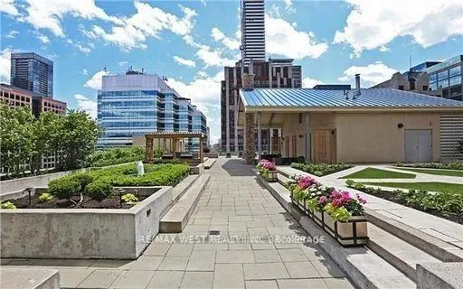 Photo 17 of Unit 2012, 8 Park Road, Toronto, Rosedale-Moore Park — HOMEH