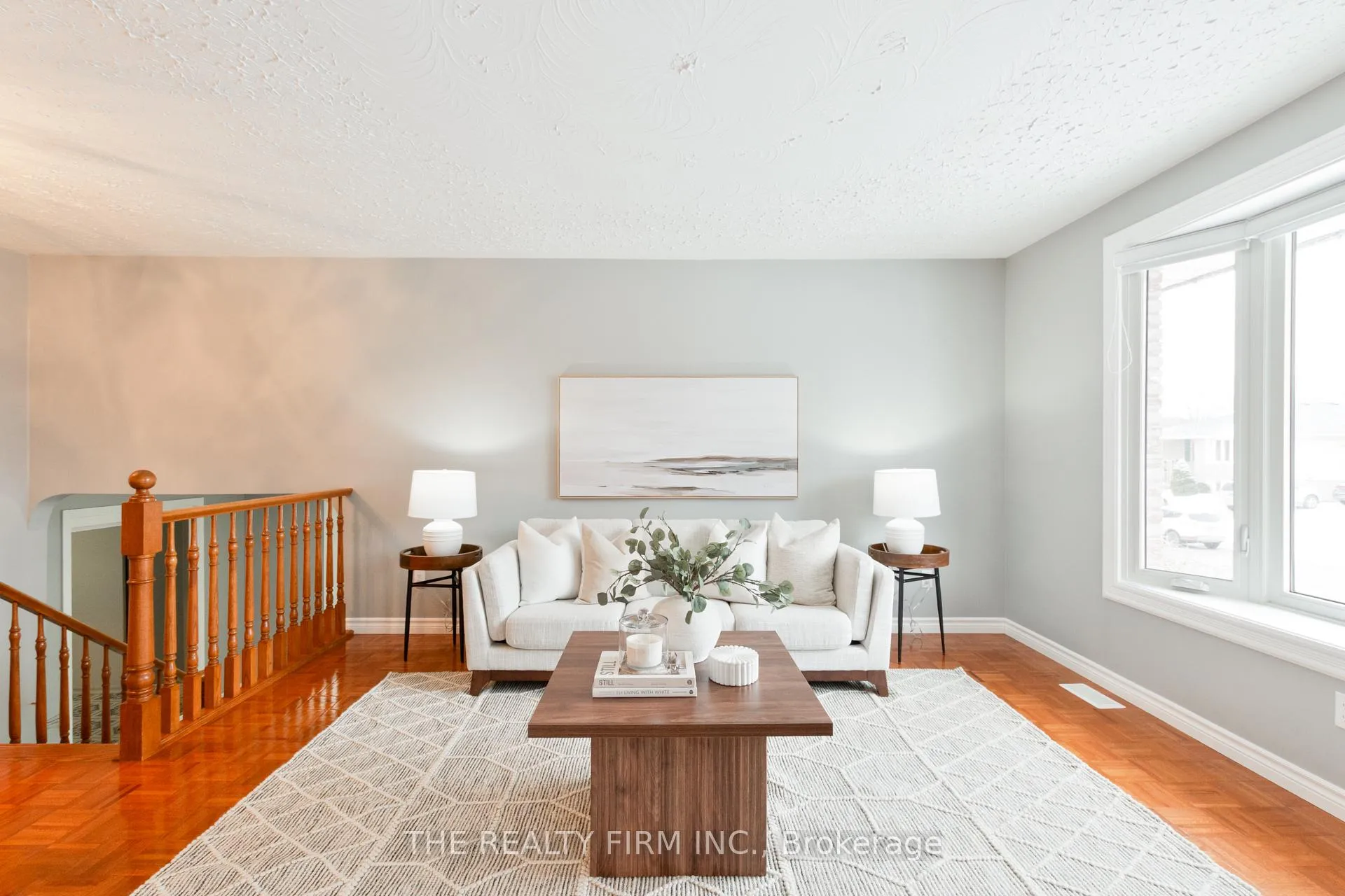 Photo 5 of 10 Westgate Avenue, Strathroy-Caradoc, SW — HOMEH