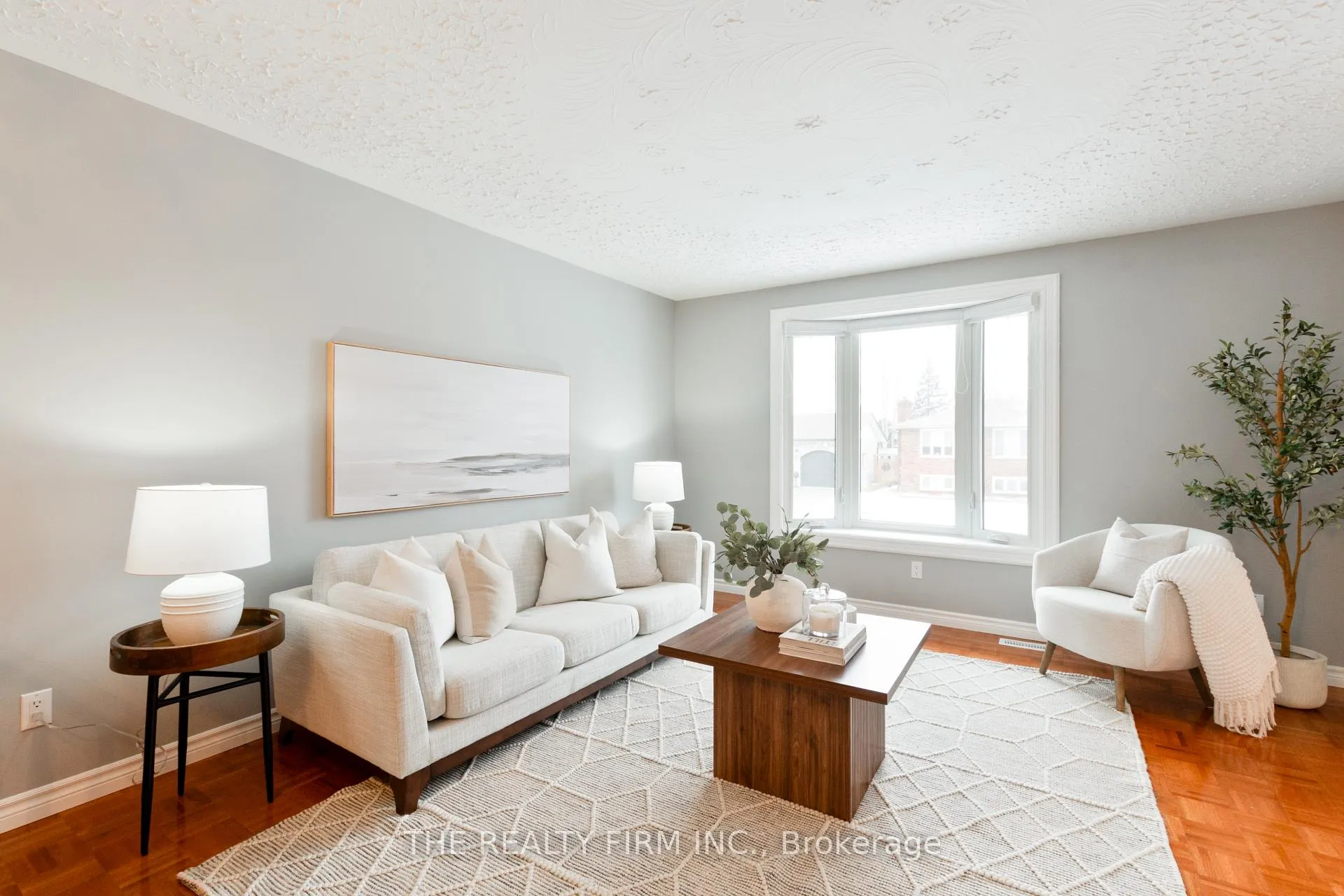 Photo 6 of 10 Westgate Avenue, Strathroy-Caradoc, SW — HOMEH