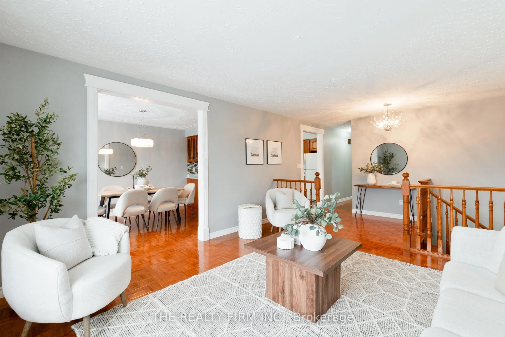 Photo 8 of 10 Westgate Avenue, Strathroy-Caradoc, SW — HOMEH
